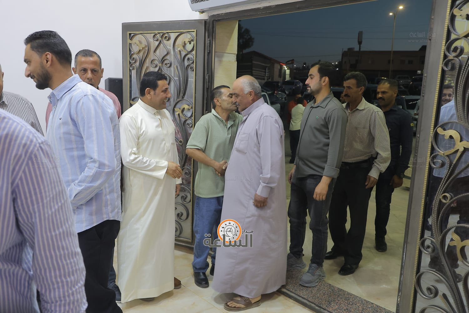 Madar Al-Saa Images 0.15946938662587284