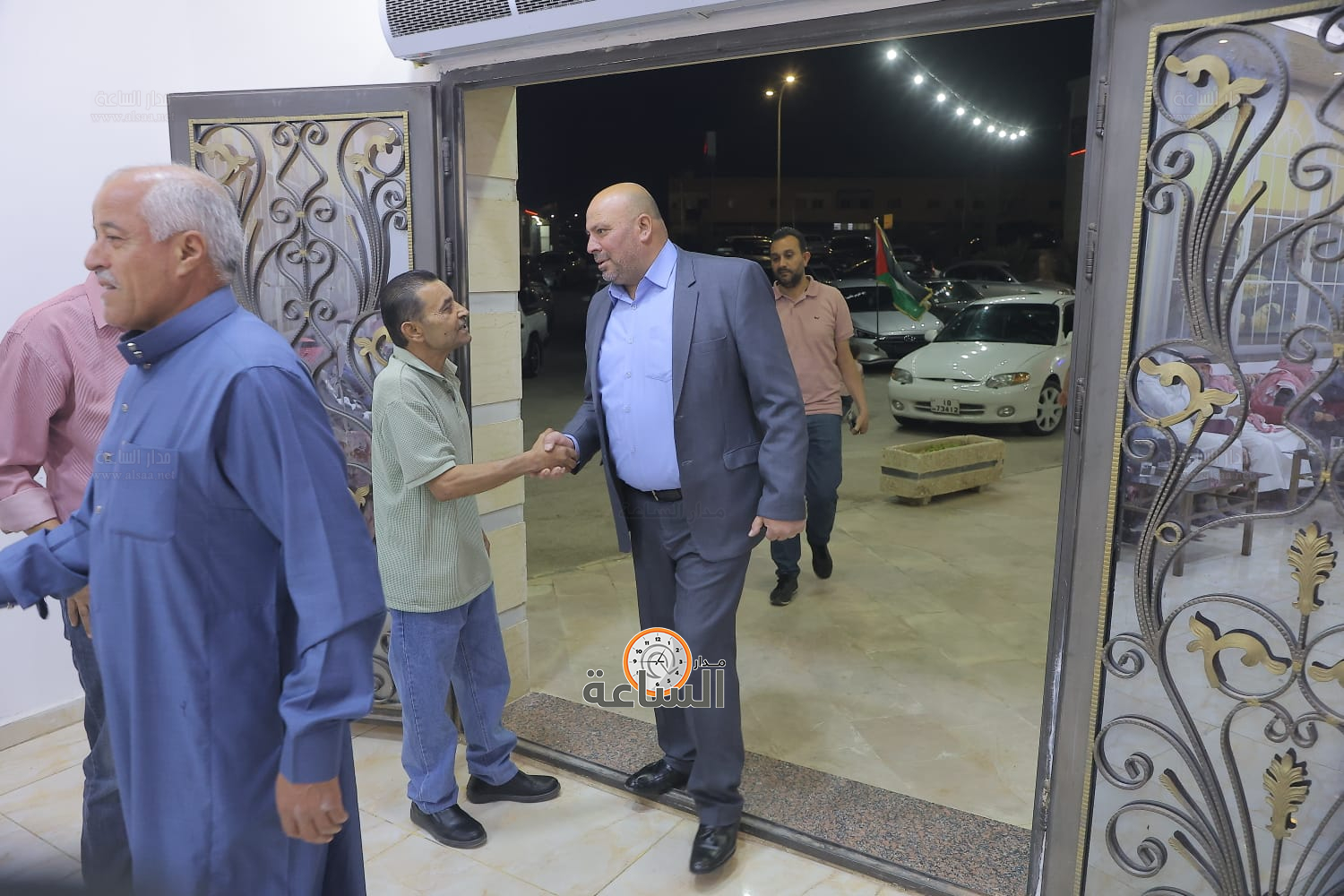 Madar Al-Saa Images 0.6356363025422352