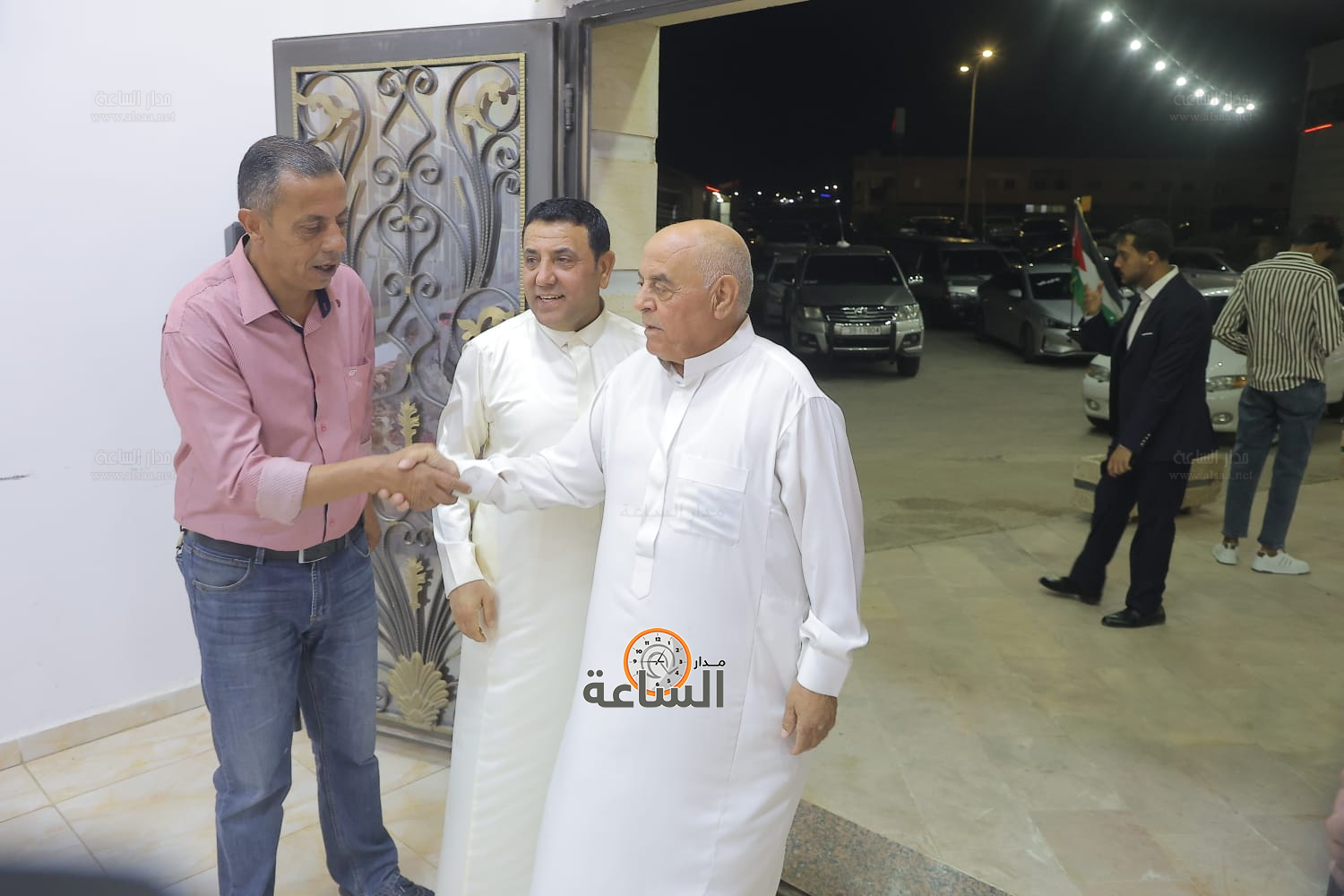 Madar Al-Saa Images 0.4406947414112218