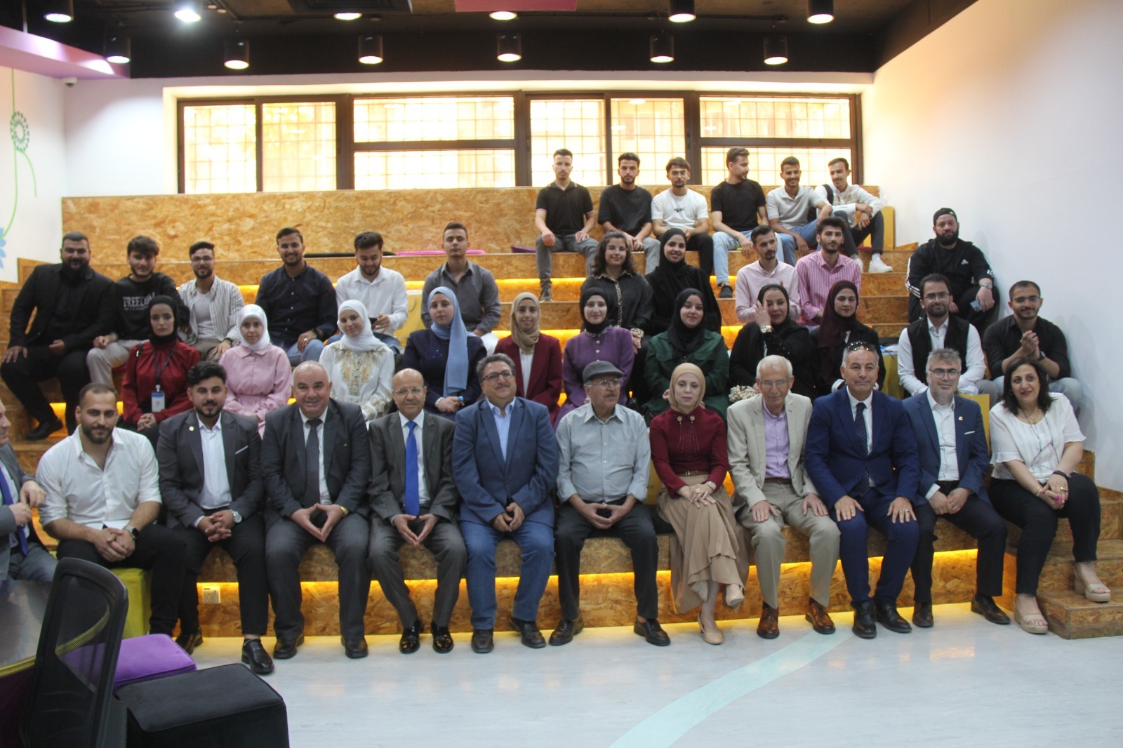 Madar Al-Saa Images 0.1330906010148022