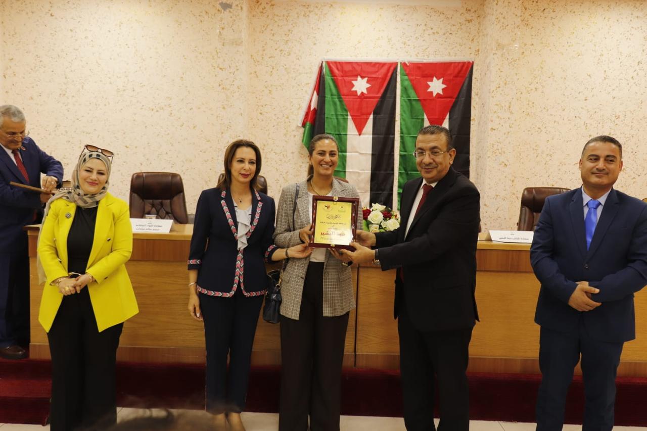 Madar Al-Saa Images 0.21767601043075868