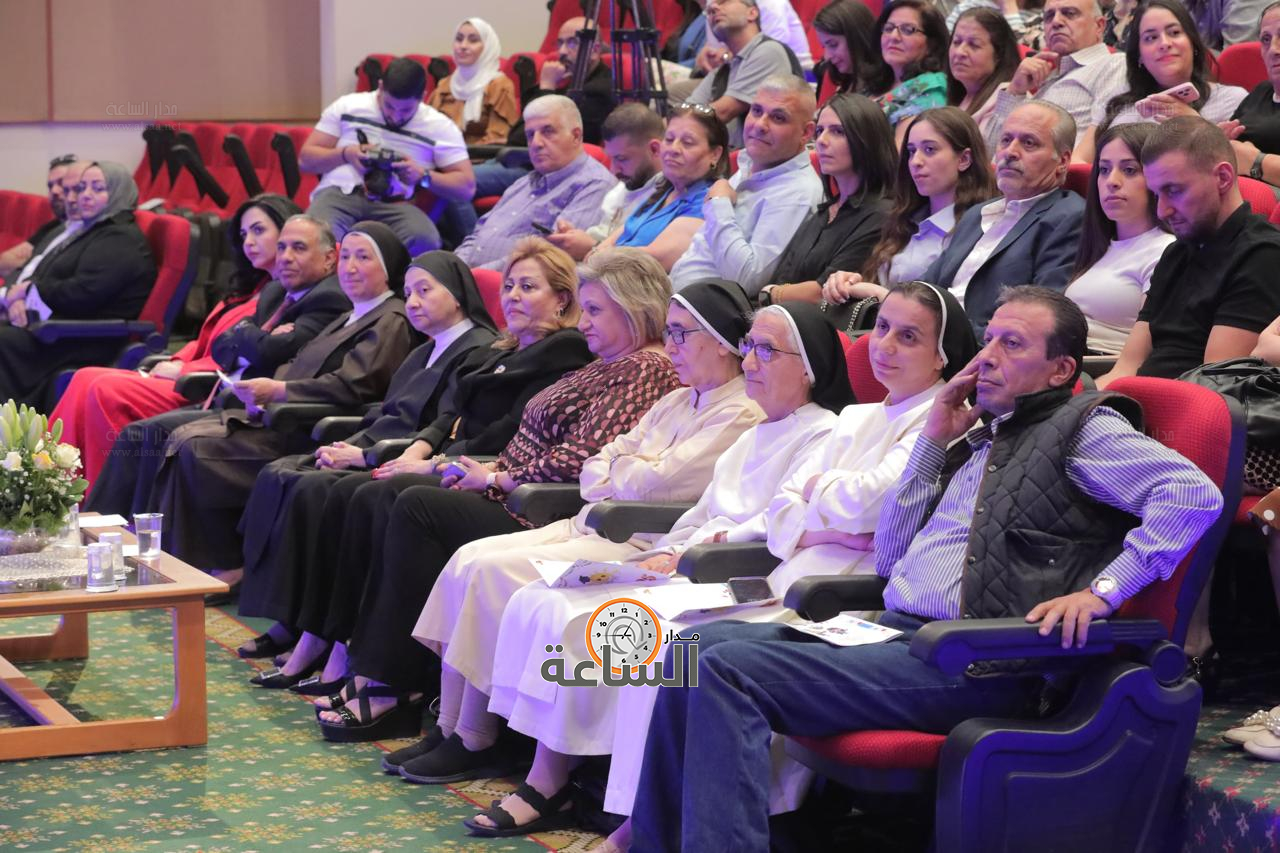 Madar Al-Saa Images 0.04858386815611737