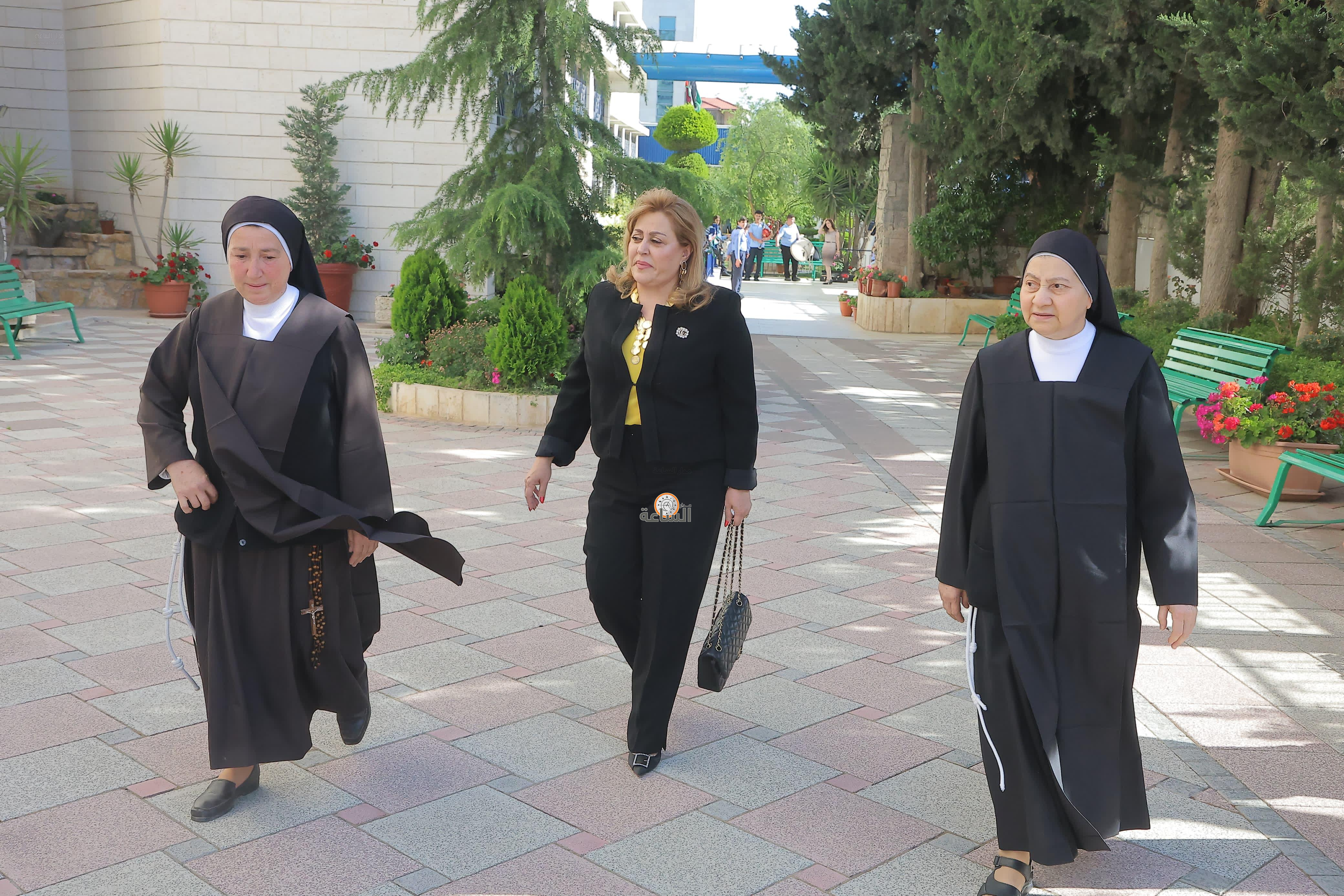 Madar Al-Saa Images 0.6967396058255447