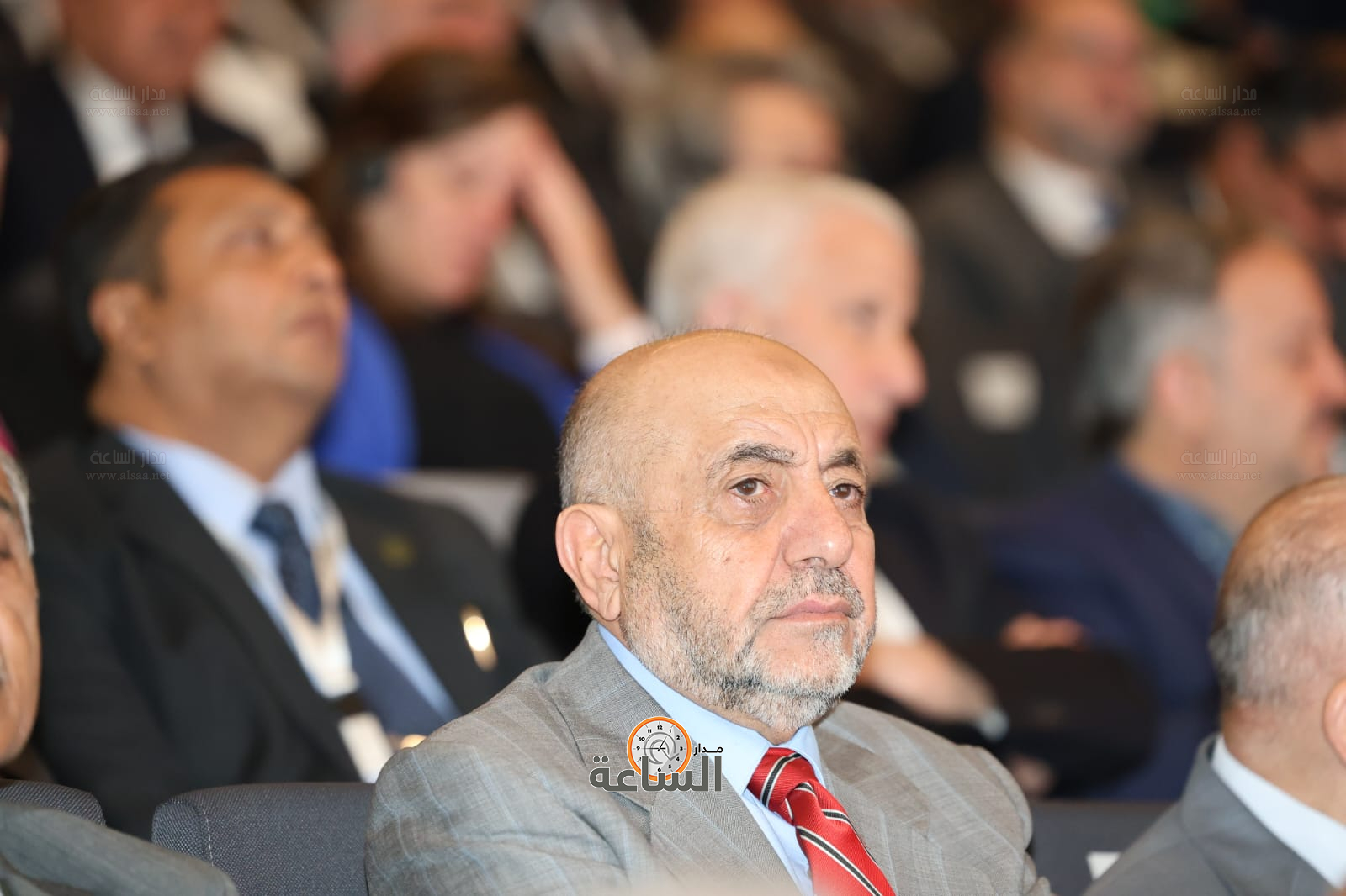 Madar Al-Saa Images 0.7907868004946