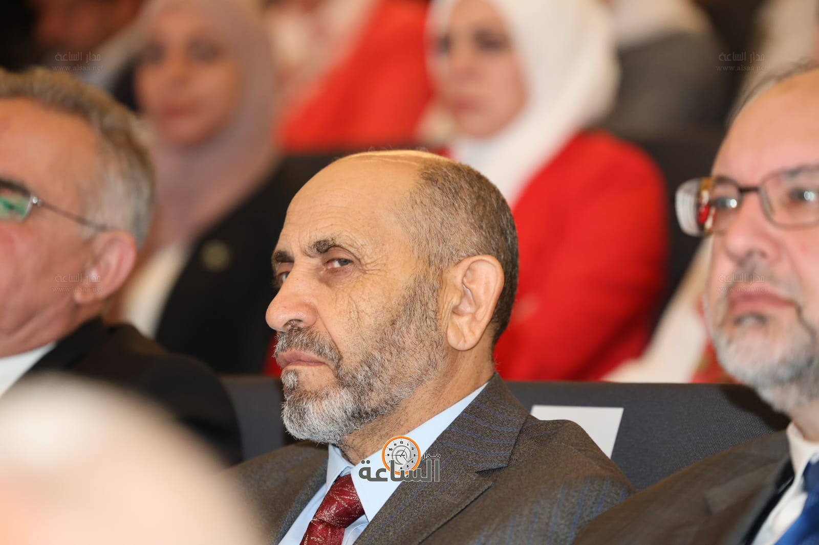 Madar Al-Saa Images 0.8876610760784363