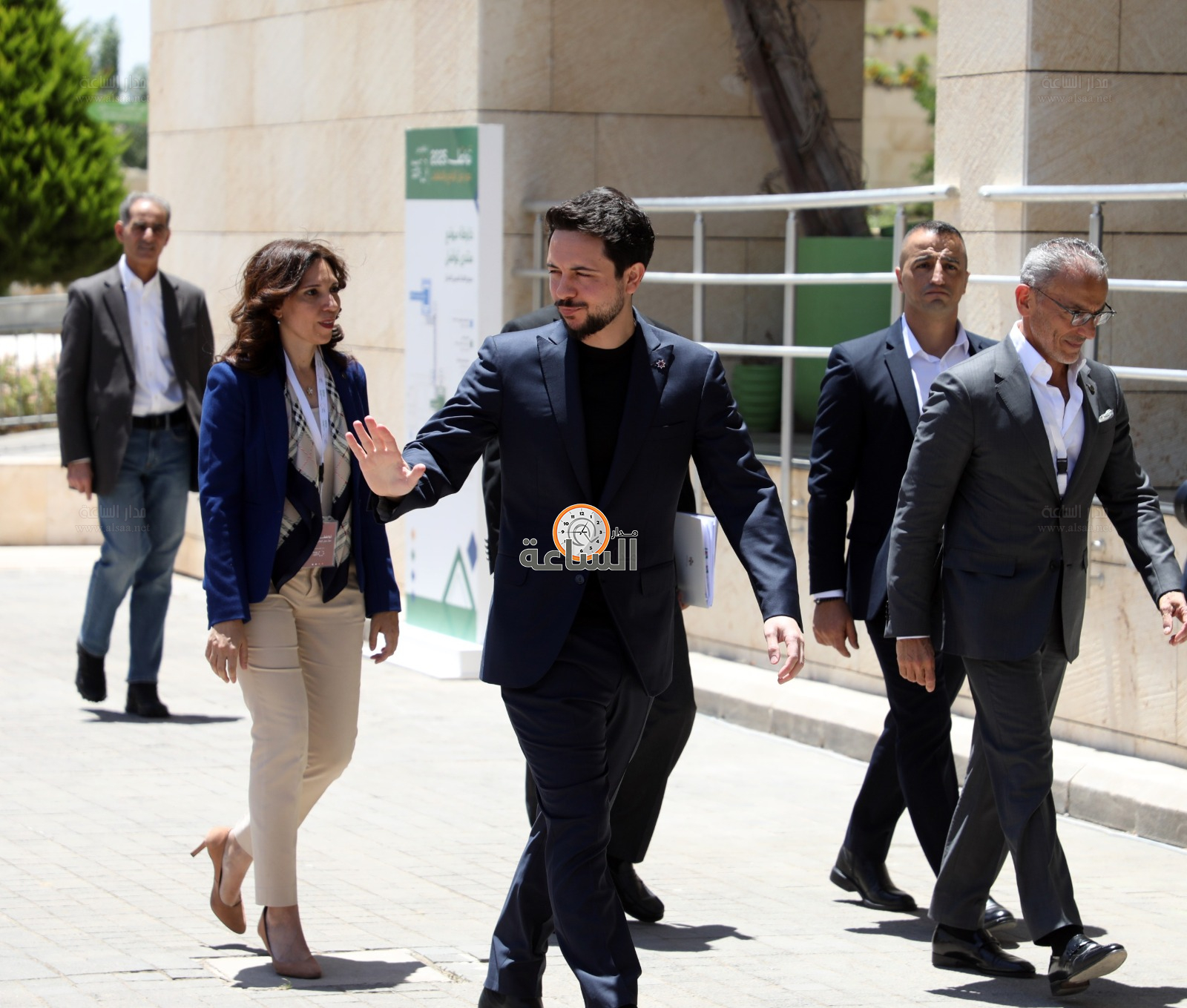 Madar Al-Saa Images 0.597792489124784