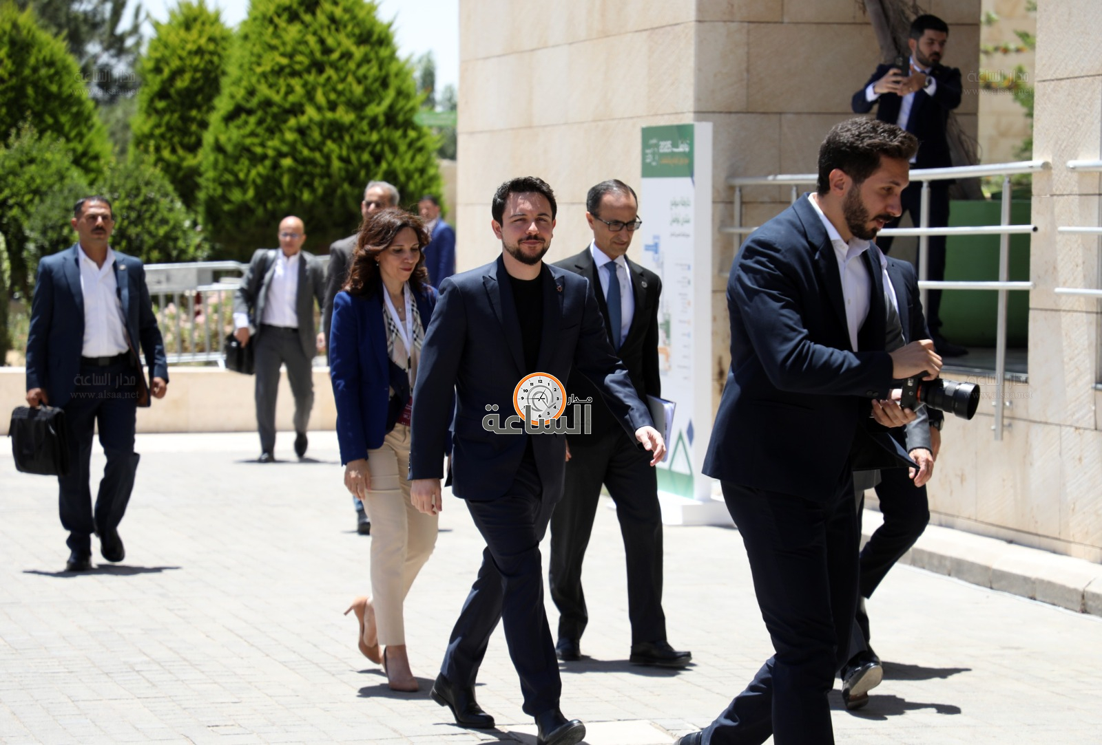 Madar Al-Saa Images 0.7698588022460898