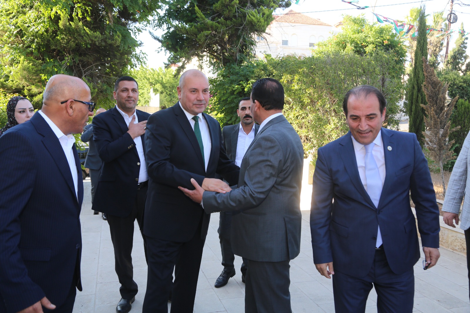 Madar Al-Saa Images 0.06302553481620721