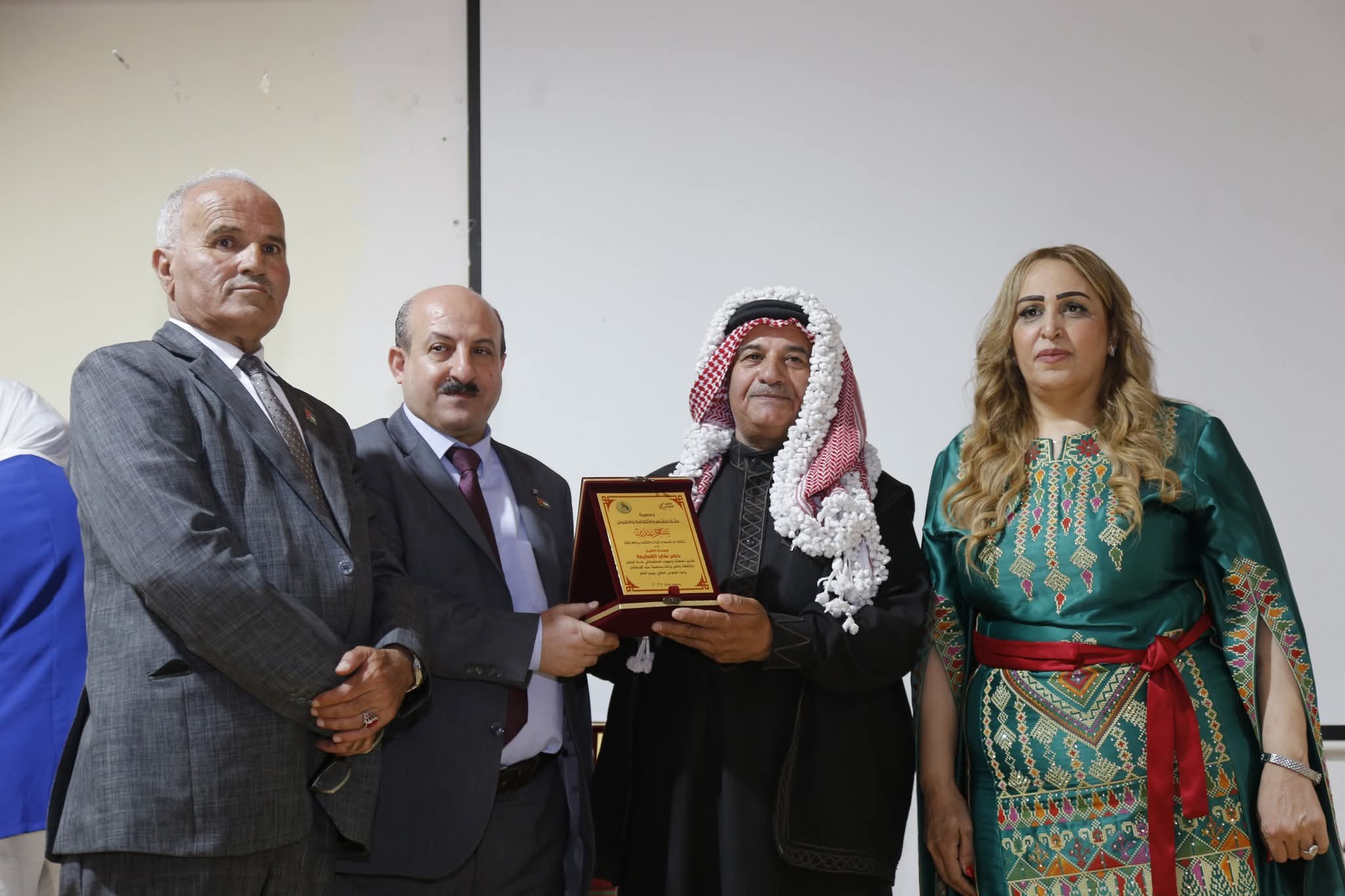 Madar Al-Saa Images 0.7189299660671344