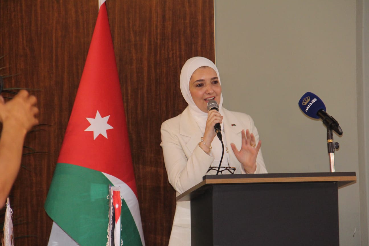 Madar Al-Saa Images 0.4551213545019208