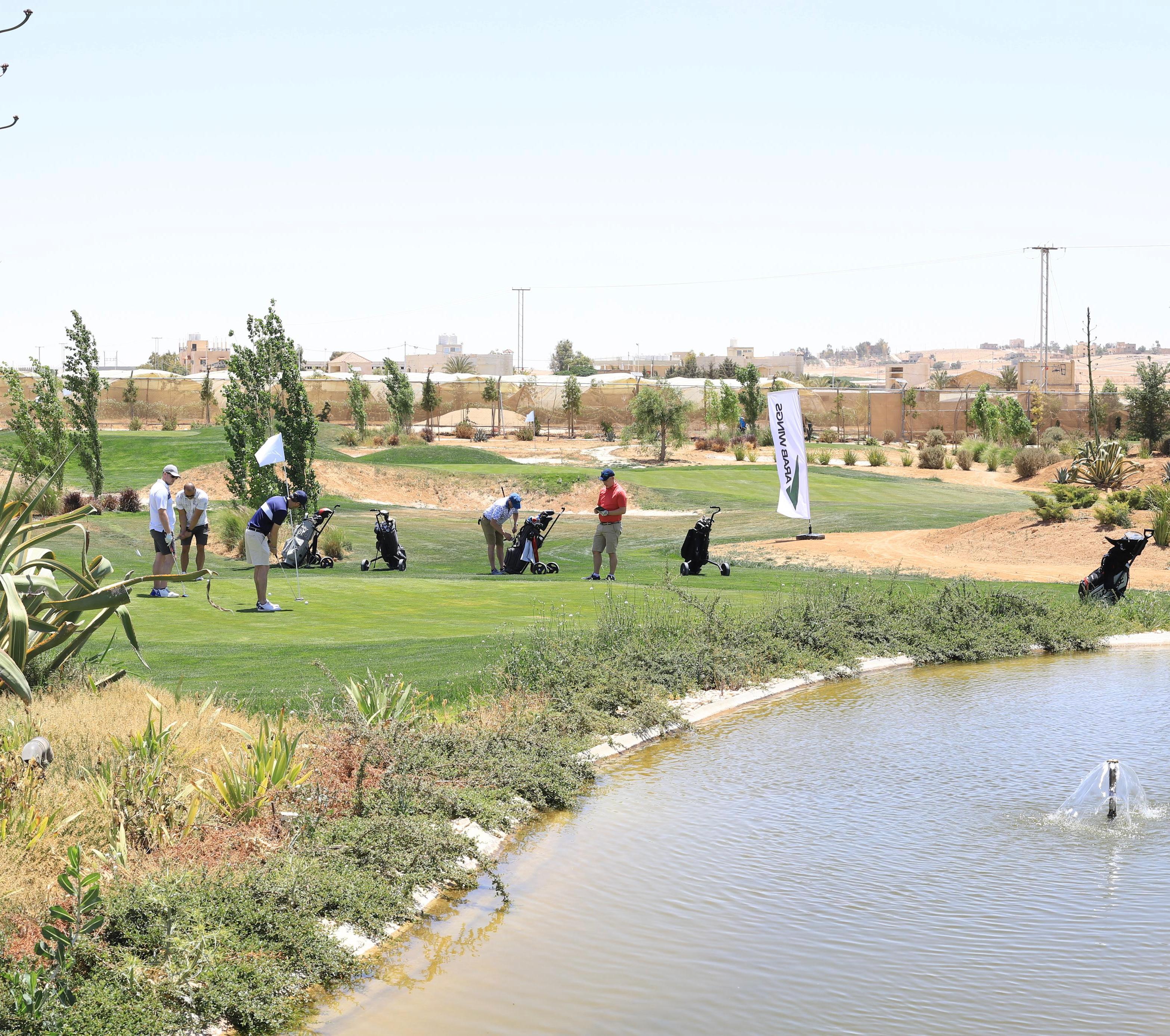 Madar Al-Saa Images 0.8985675896972293