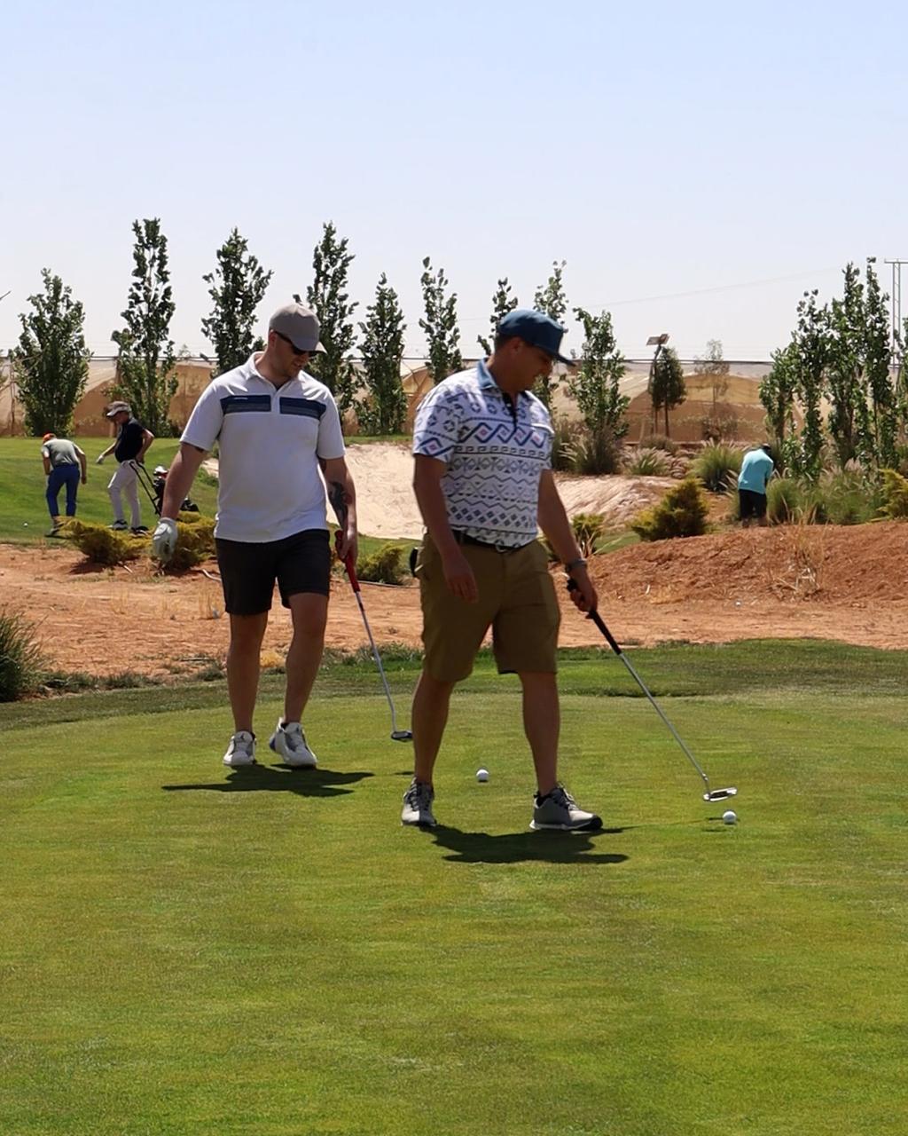 Madar Al-Saa Images 0.8625971974273725