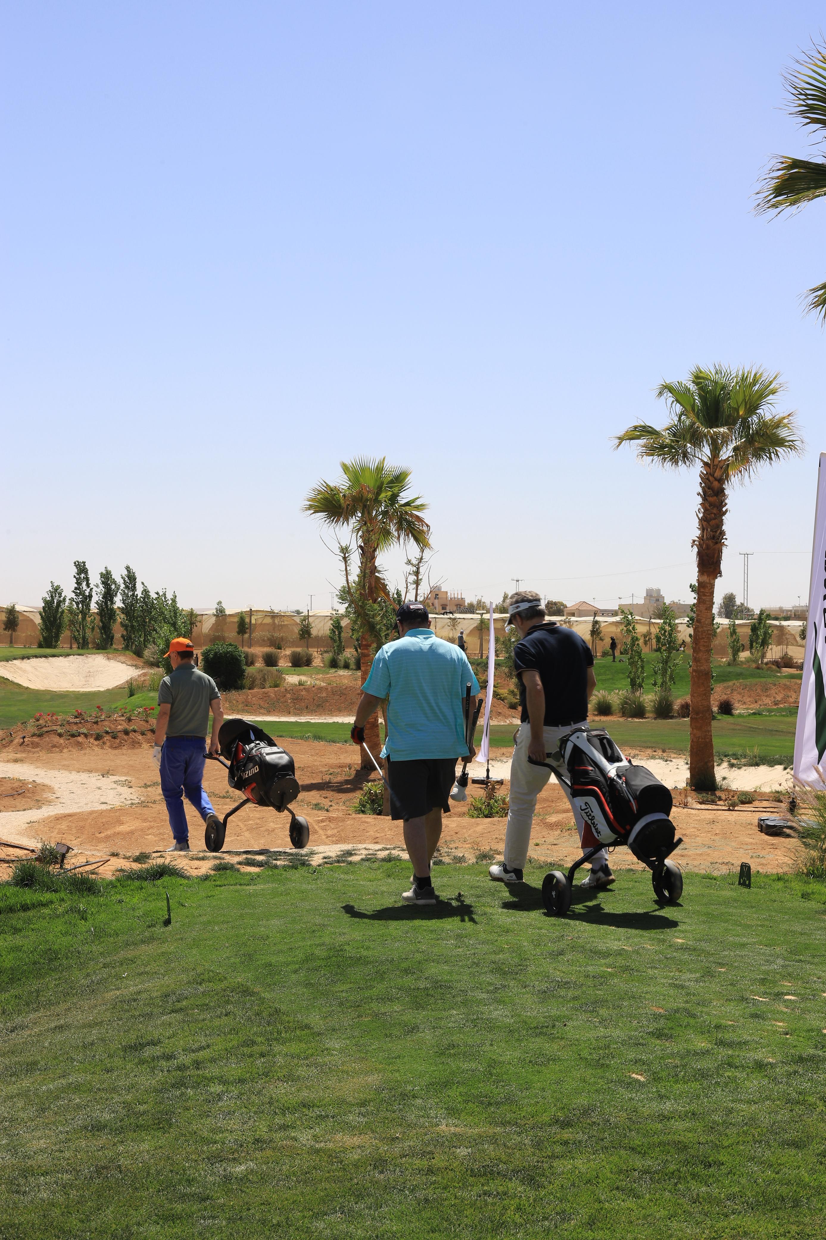 Madar Al-Saa Images 0.5635571360343452