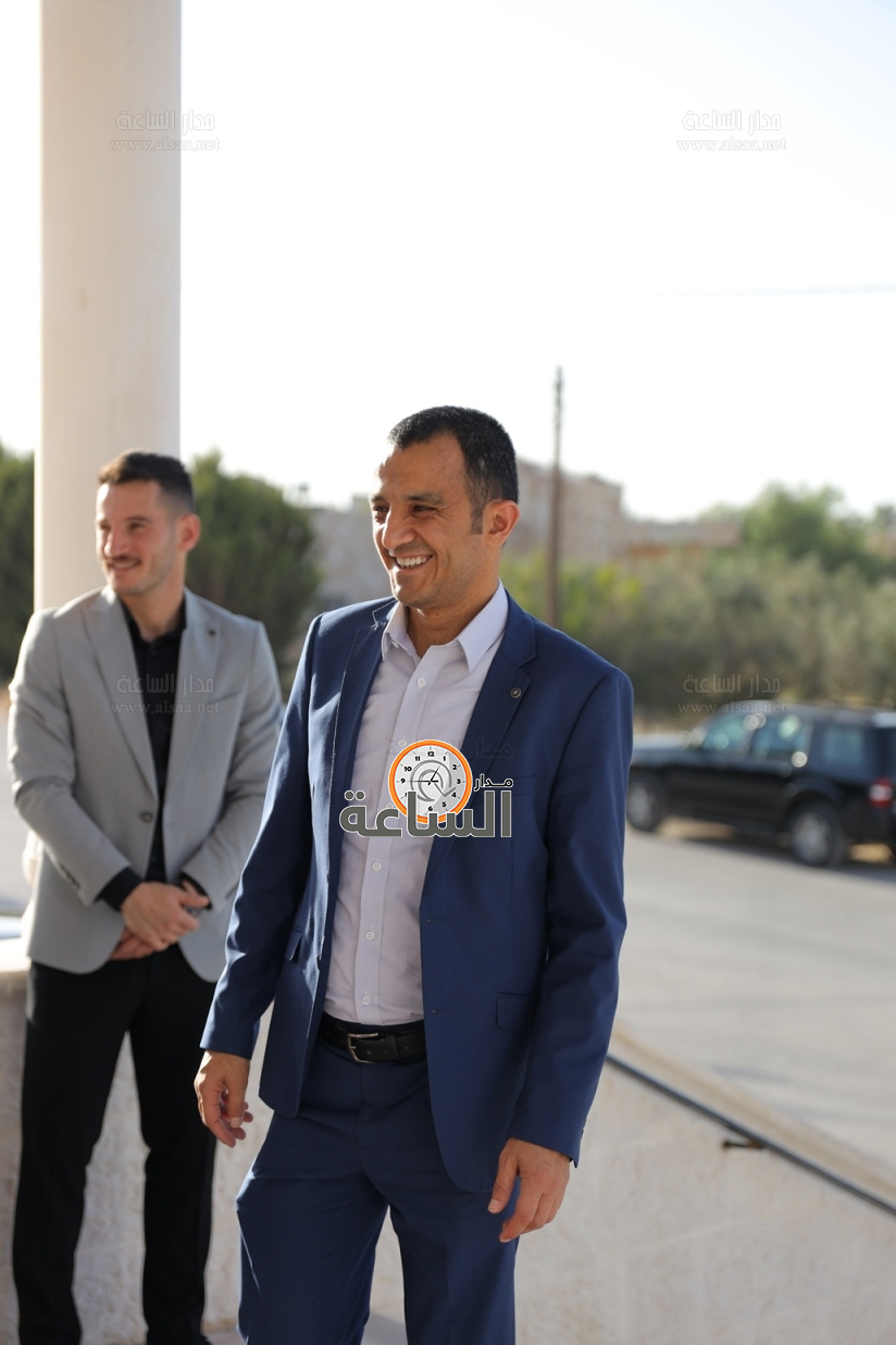 Madar Al-Saa Images 0.9766170388691395