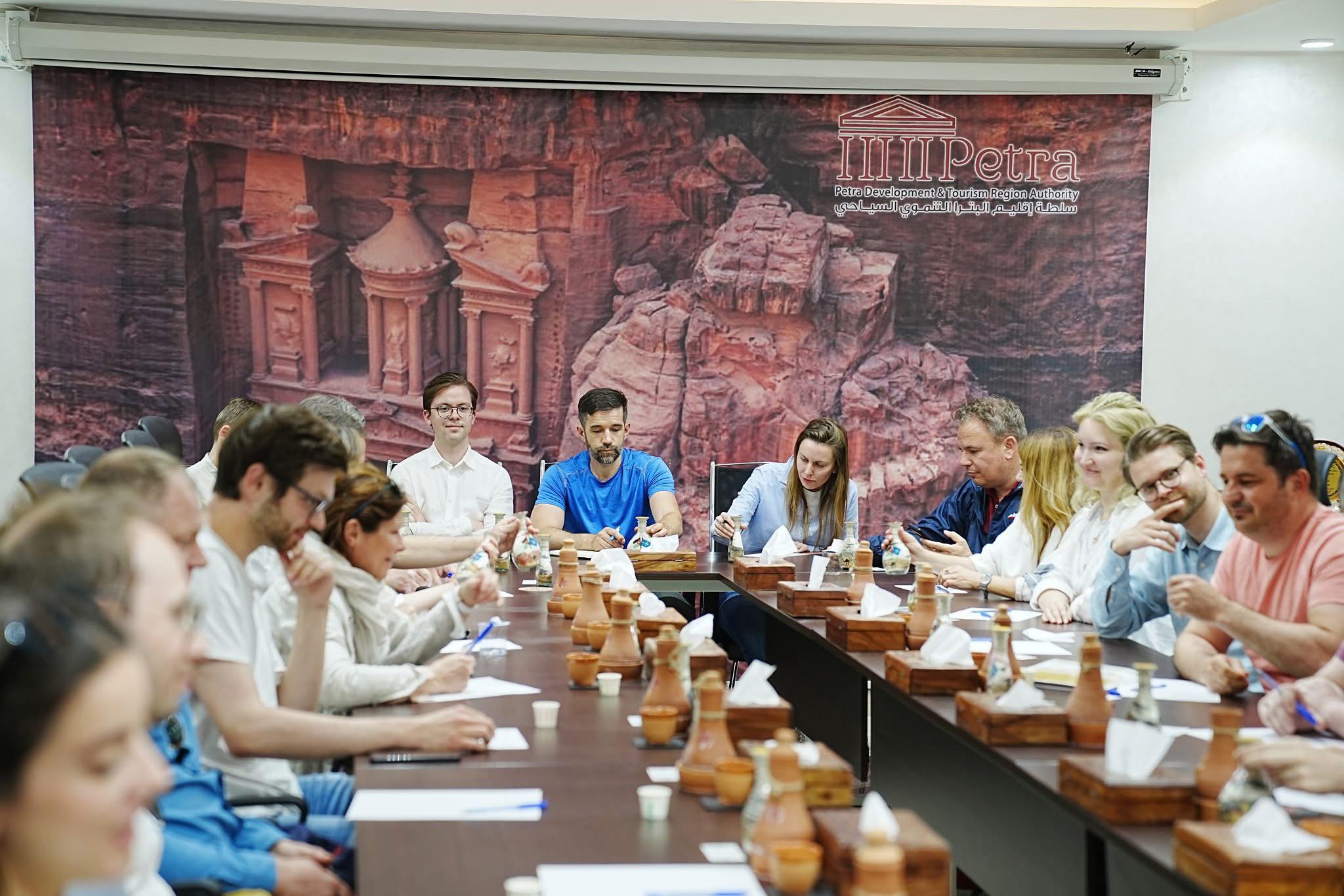 Madar Al-Saa Images 0.643385739364472