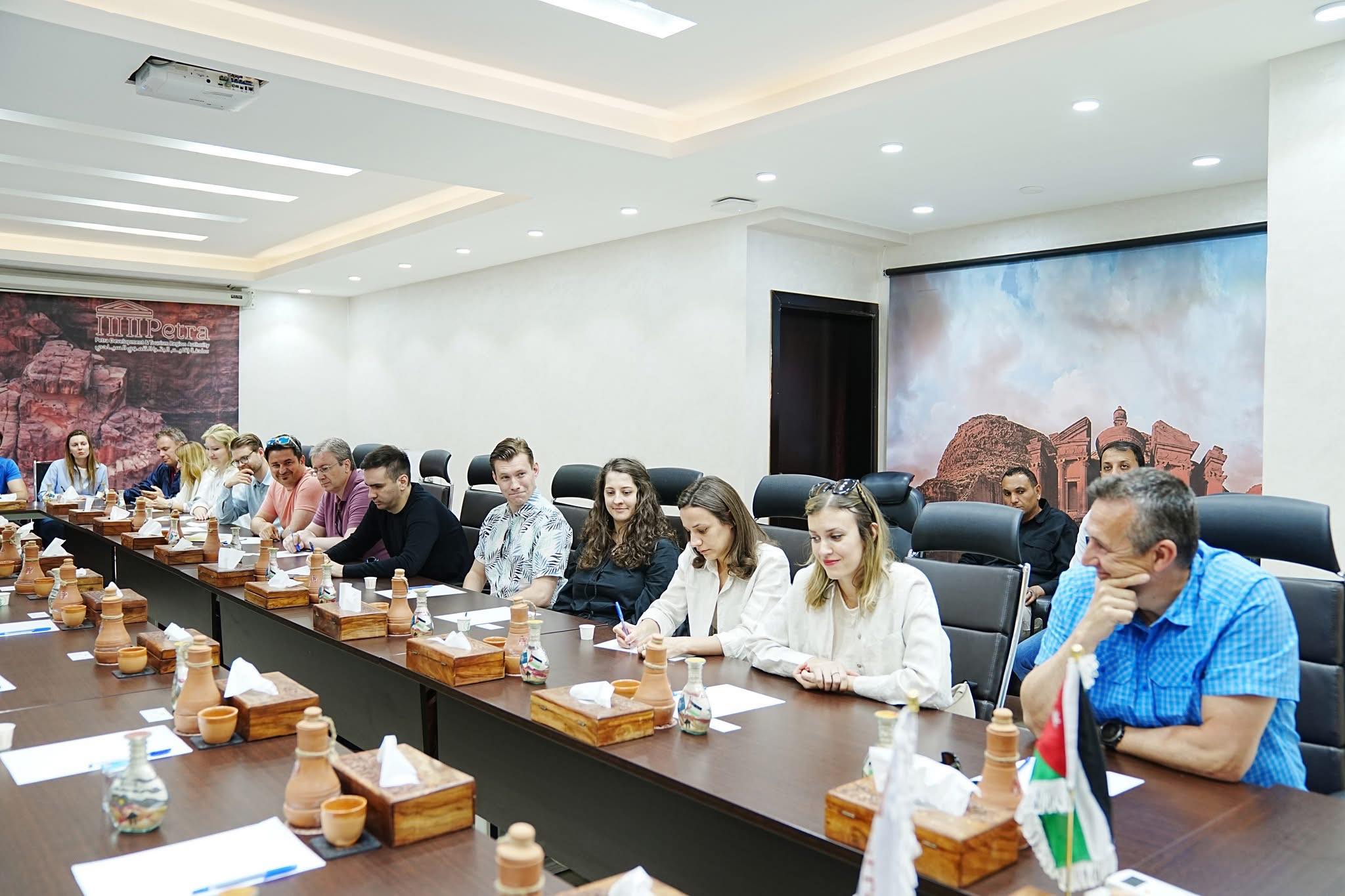 Madar Al-Saa Images 0.5152900874448565