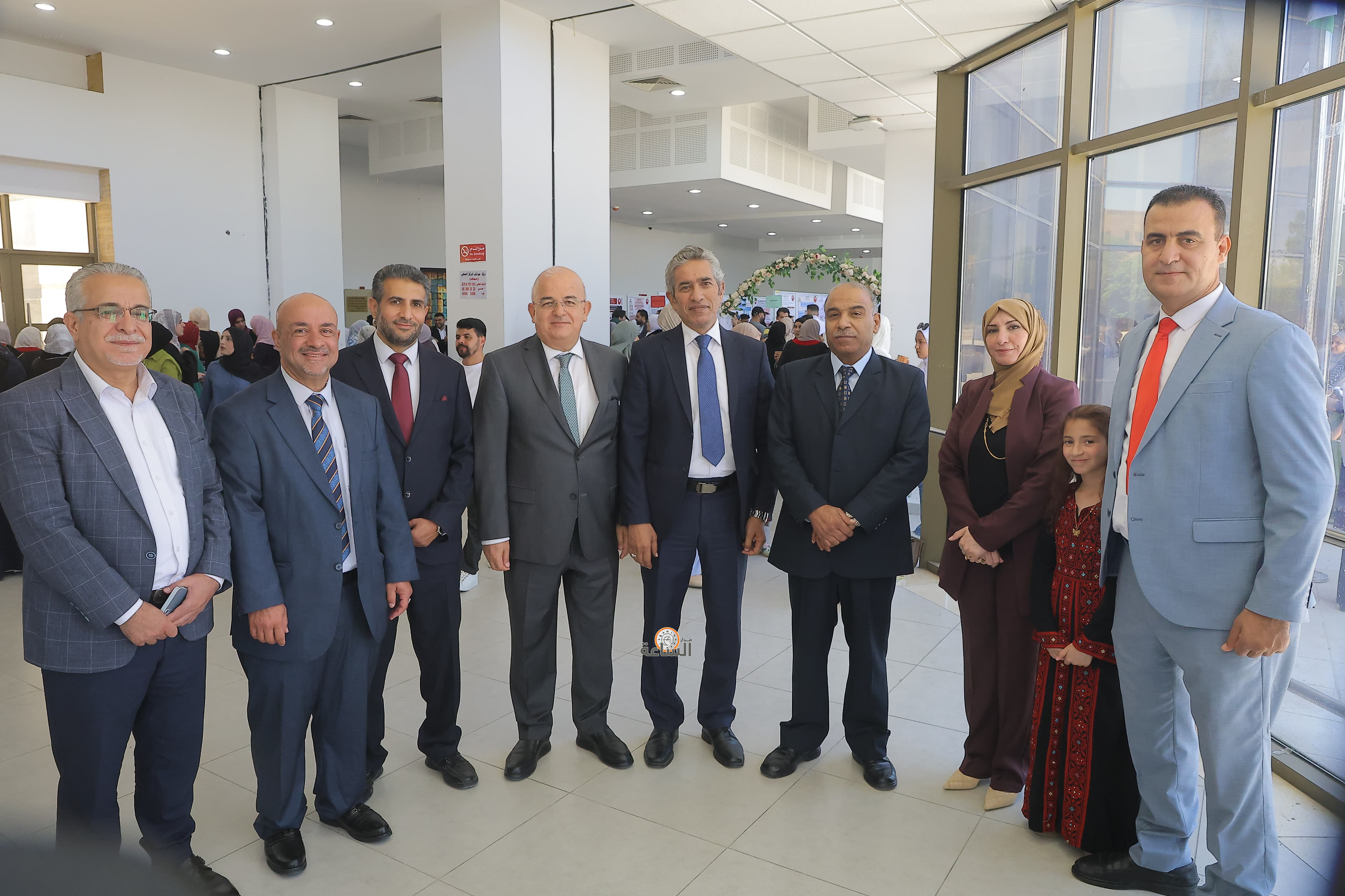 Madar Al-Saa Images 0.36306687946412697