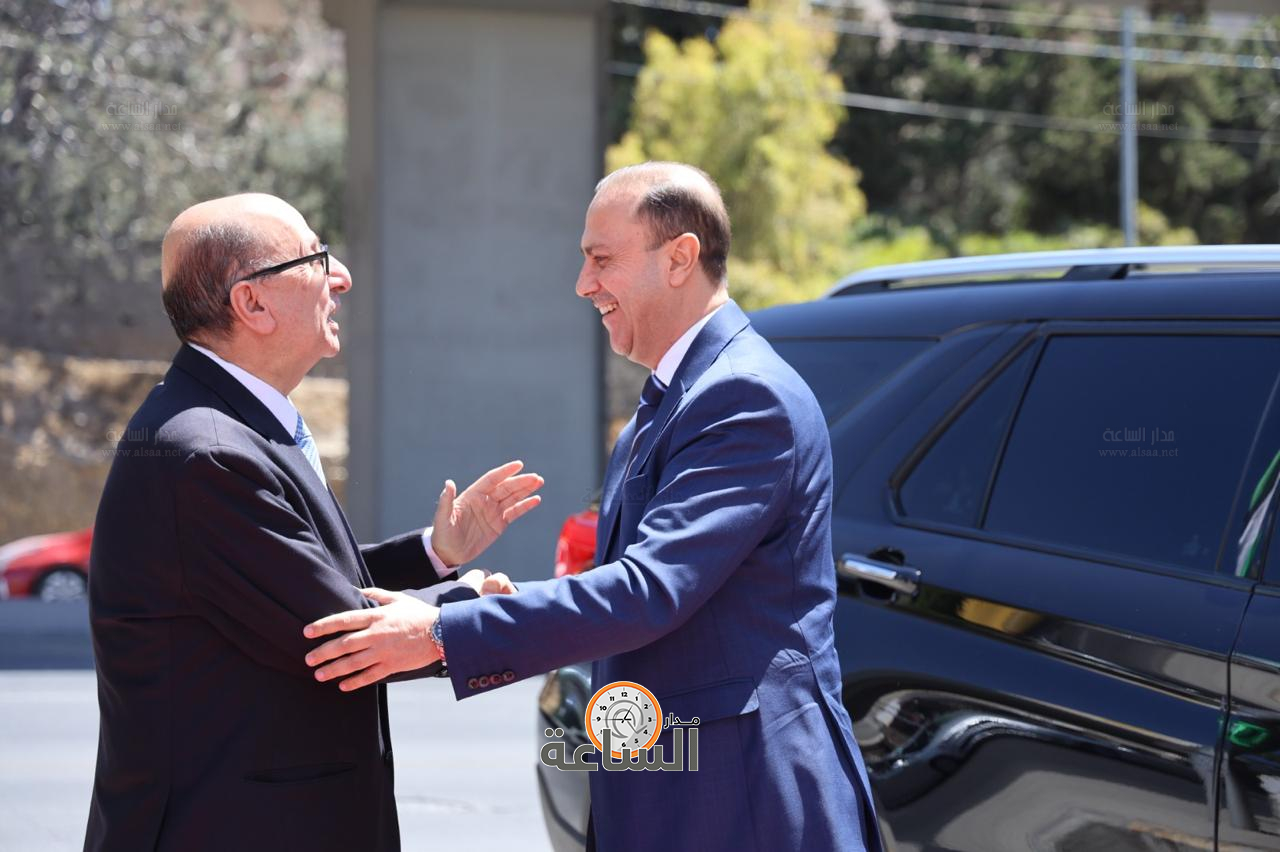 Madar Al-Saa Images 0.18852135299745987