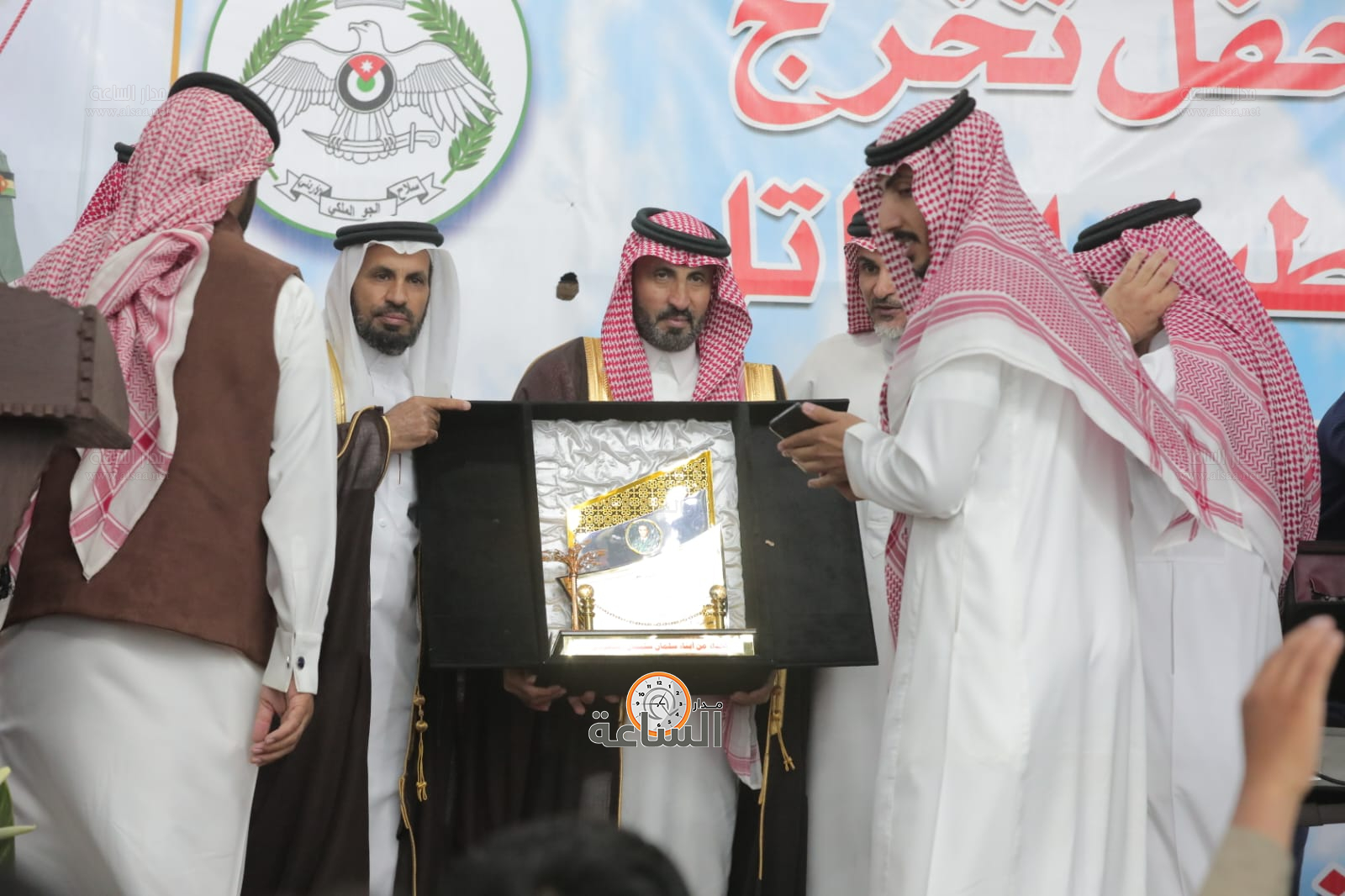 Madar Al-Saa Images 0.015919498469635918