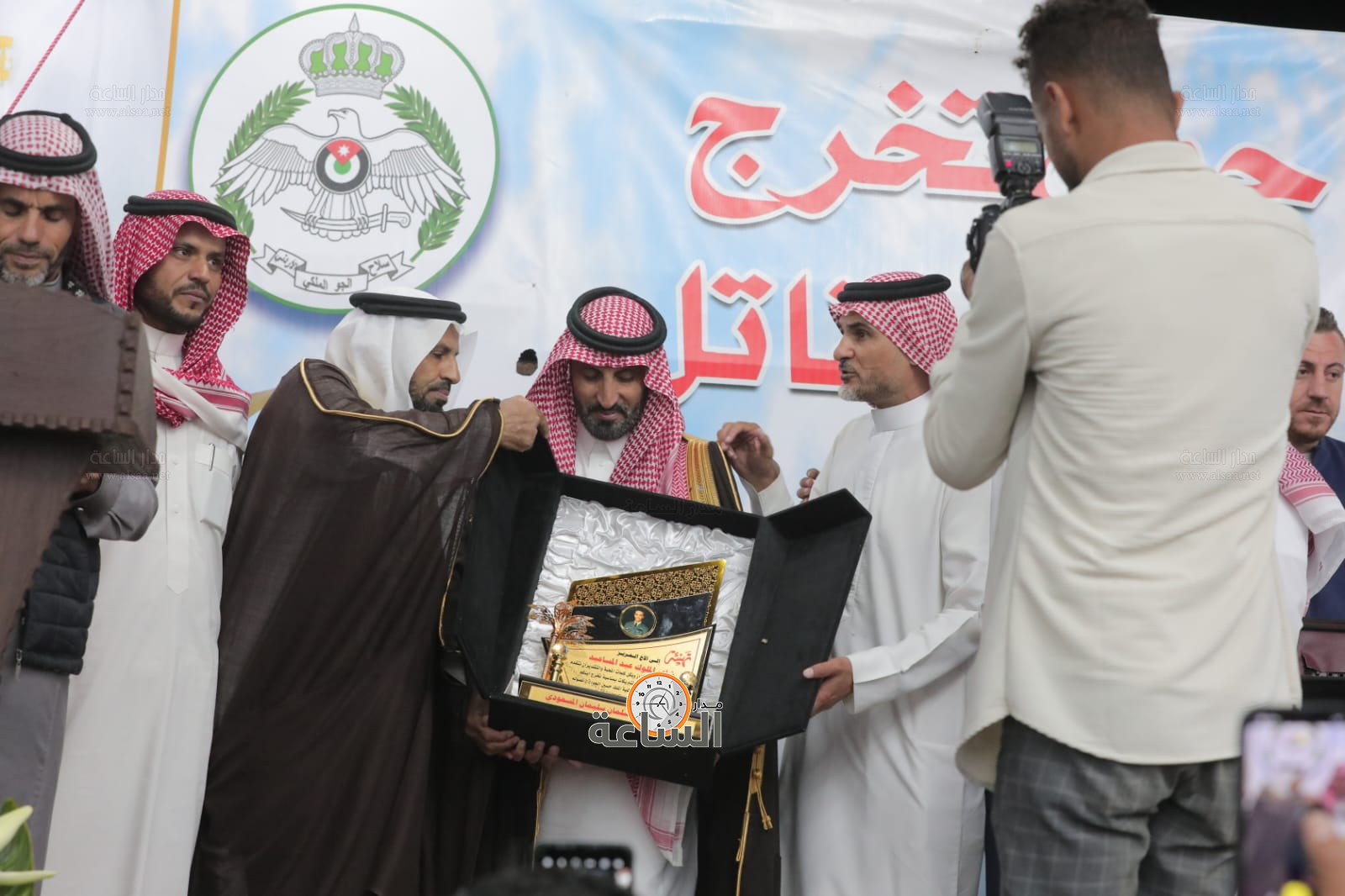 Madar Al-Saa Images 0.7840647056544602