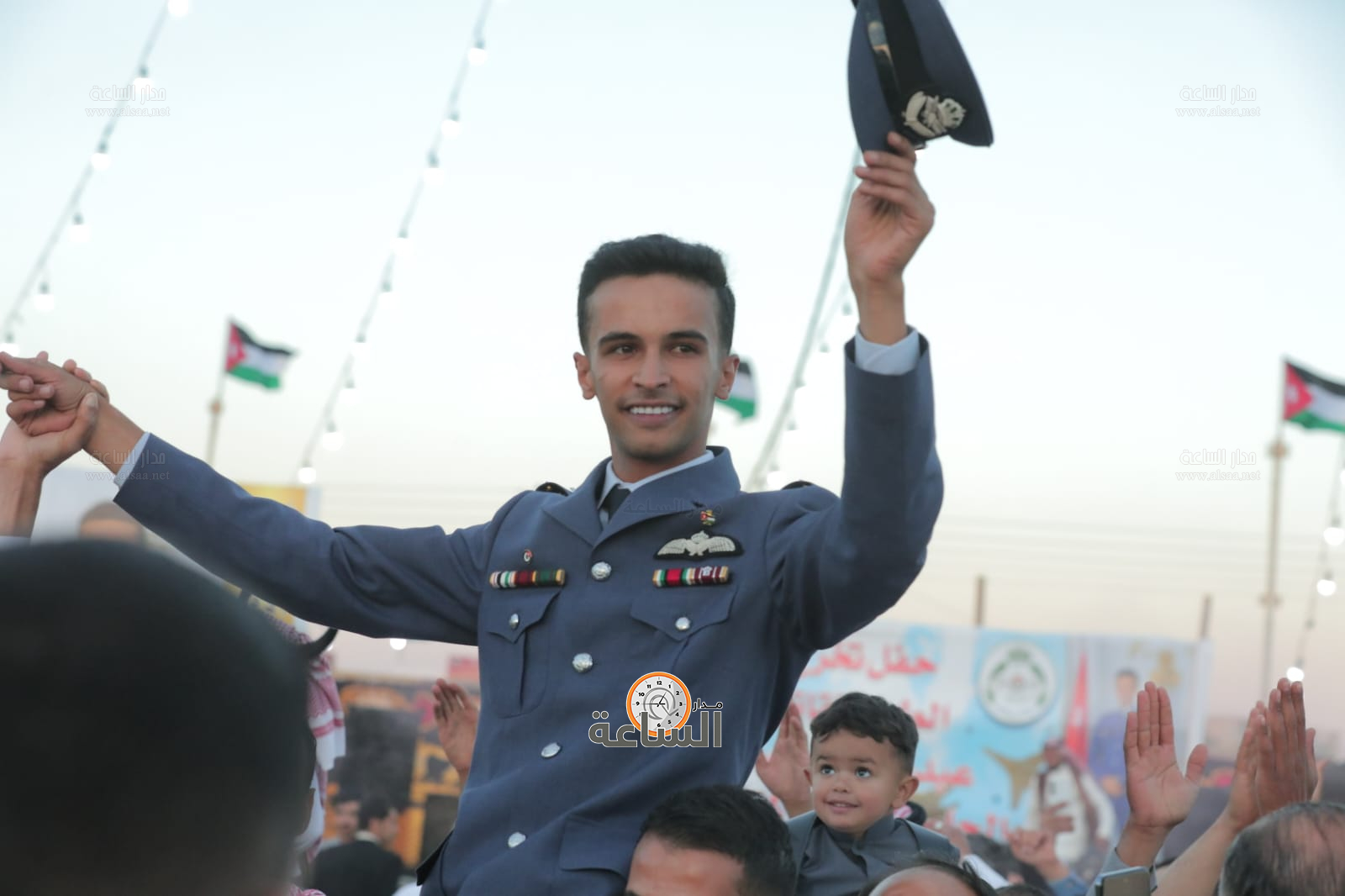 Madar Al-Saa Images 0.4351457605866388