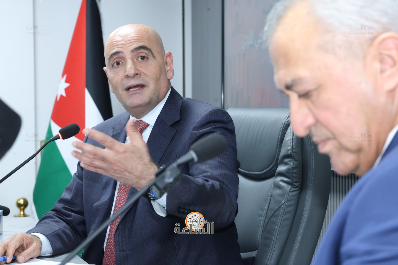 Madar Al-Saa Images 0.3669449482666972