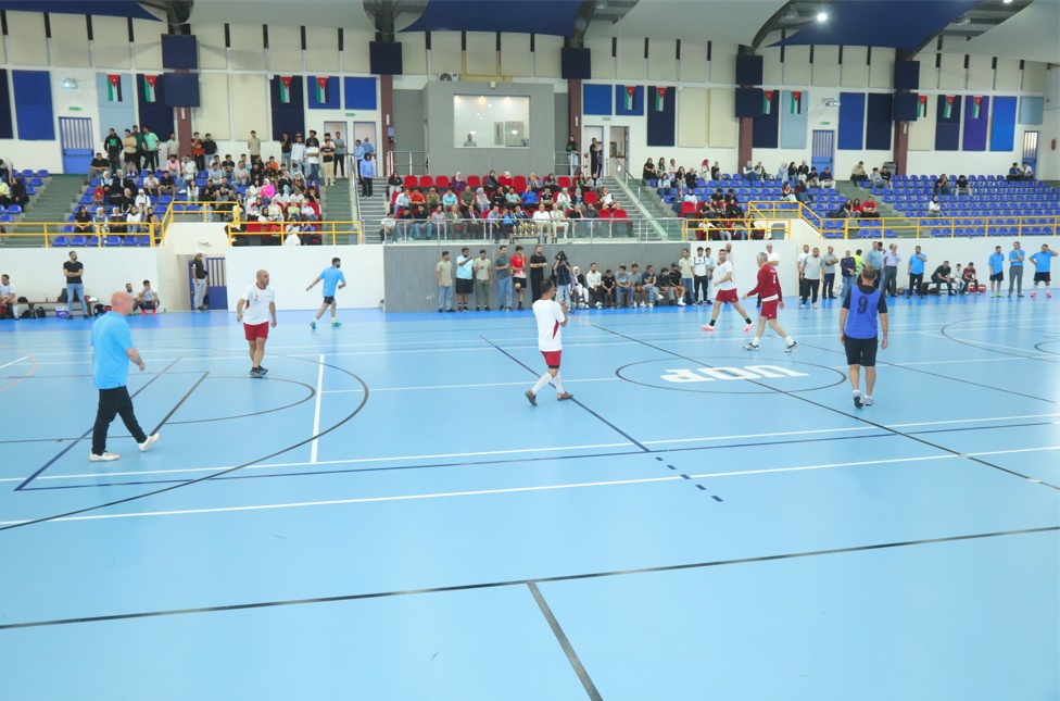 Madar Al-Saa Images 0.2451963696357603