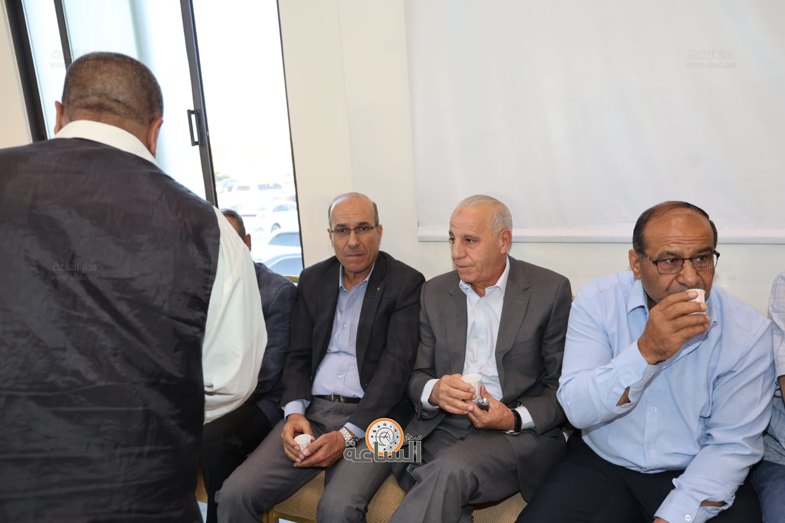 Madar Al-Saa Images 0.9462805580508638