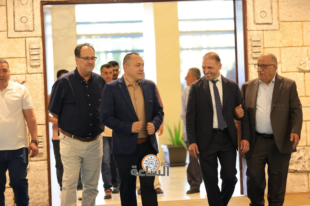 Madar Al-Saa Images 0.8376635378481323