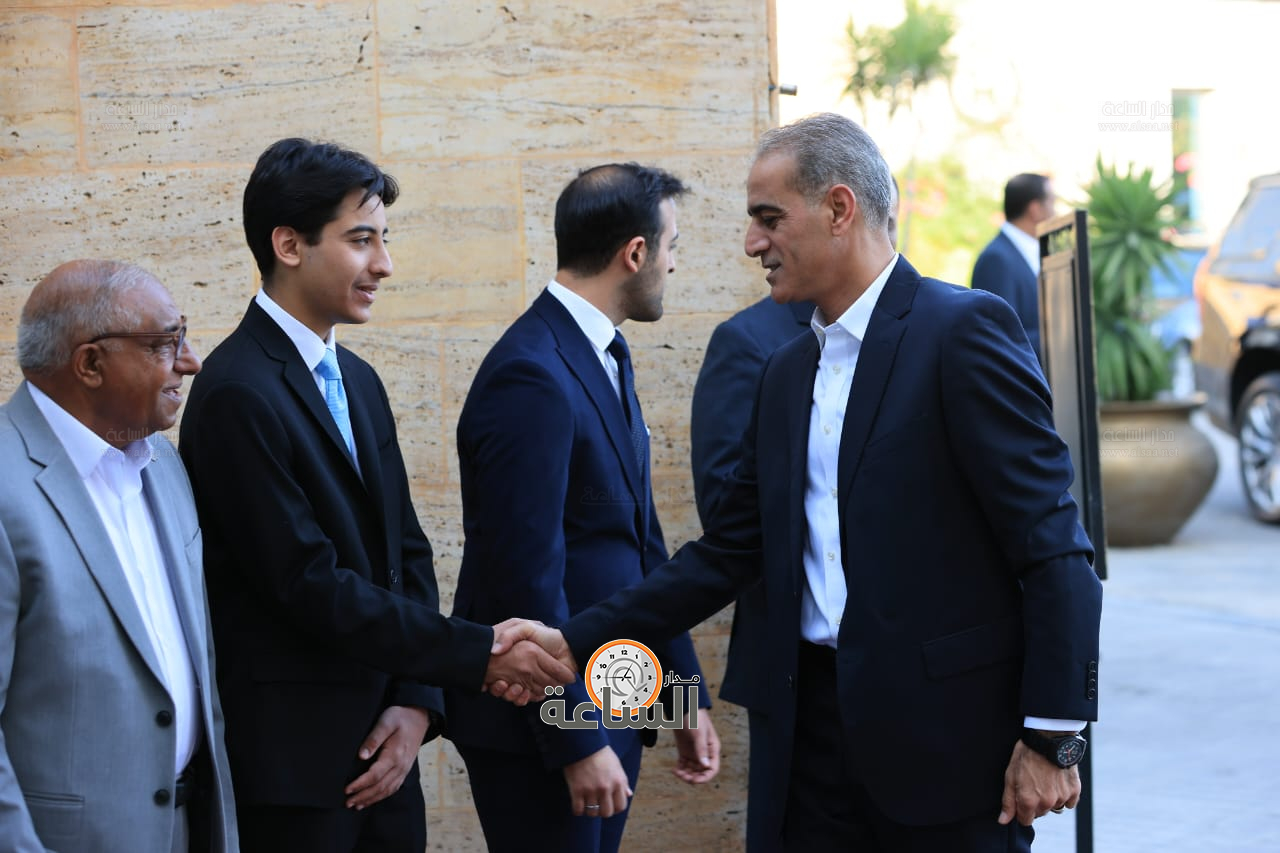 Madar Al-Saa Images 0.7853372286488209