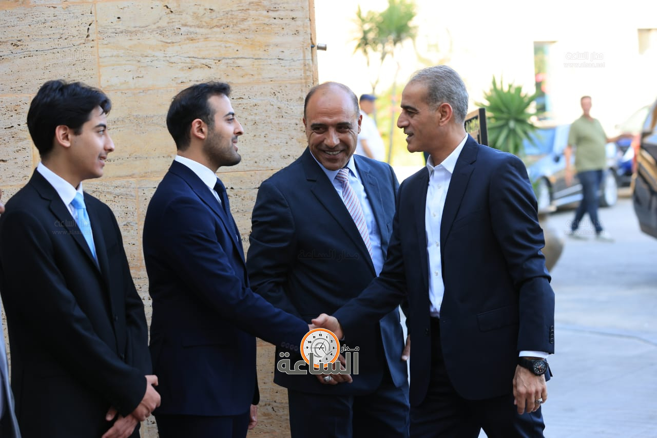 Madar Al-Saa Images 0.4295075610443708