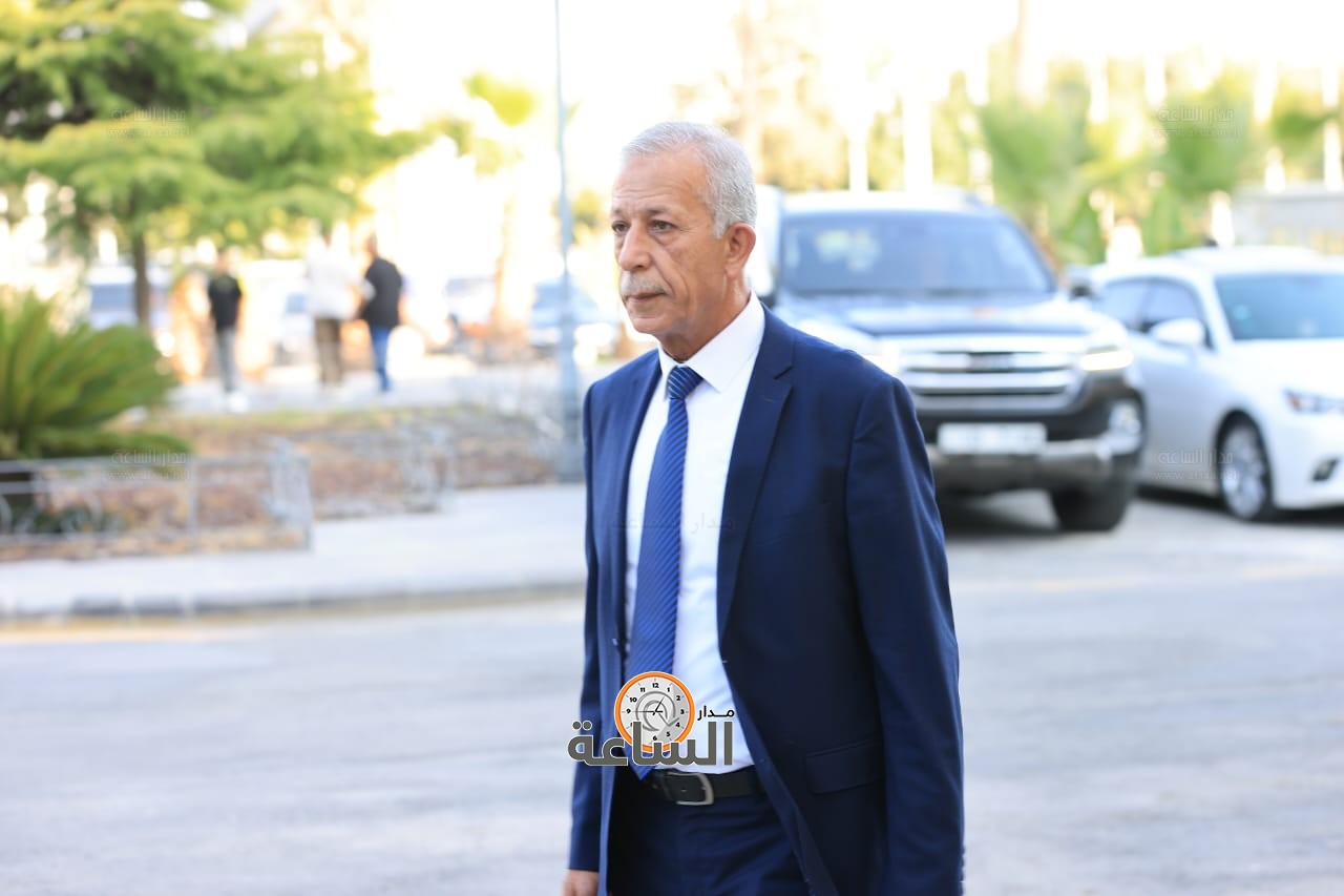 Madar Al-Saa Images 0.49563213584646937