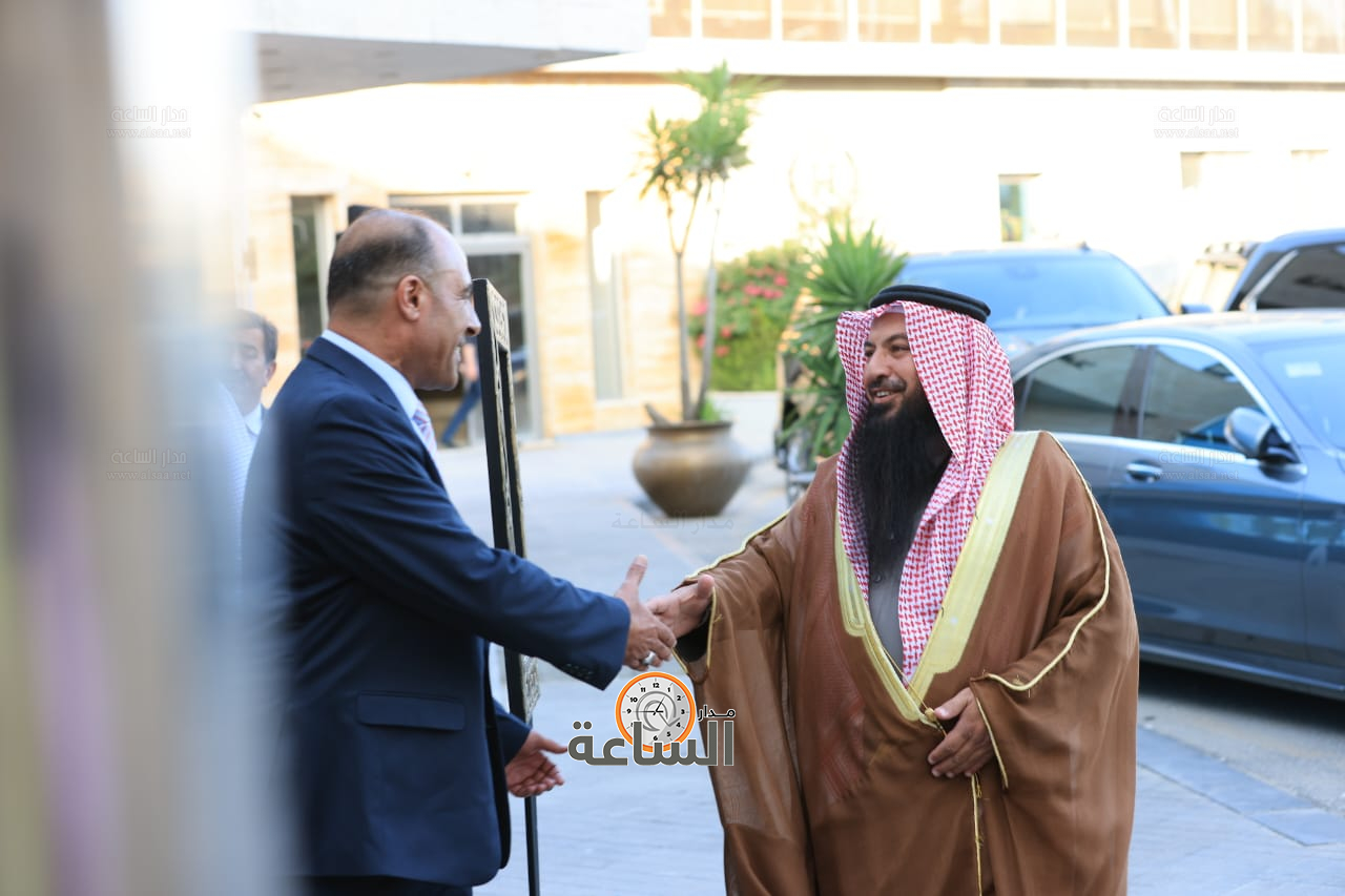 Madar Al-Saa Images 0.6152099863825539