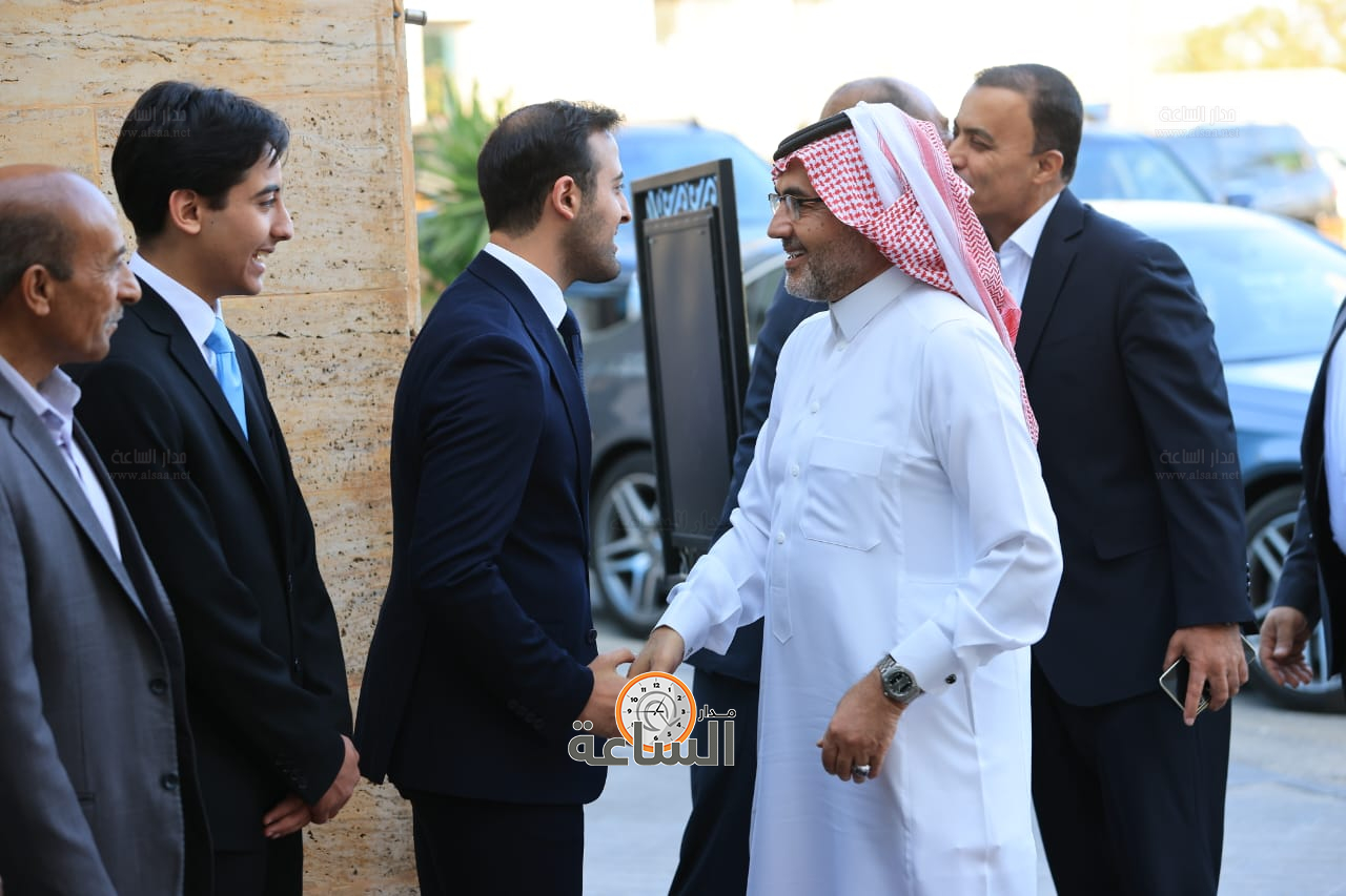 Madar Al-Saa Images 0.5721722638406677