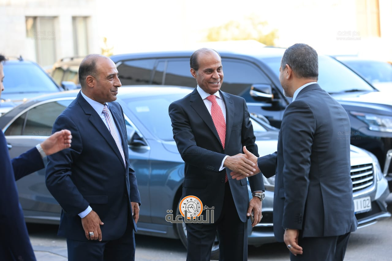 Madar Al-Saa Images 0.9783577870815997