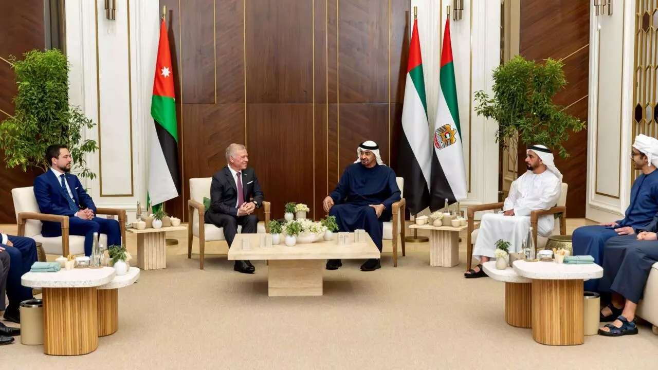 Madar Al-Saa Images 0.5158462853365554