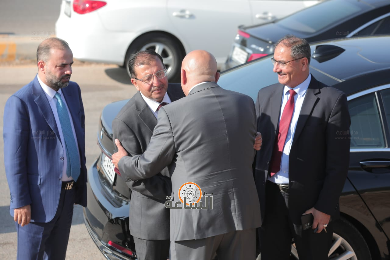 Madar Al-Saa Images 0.4035294869914696