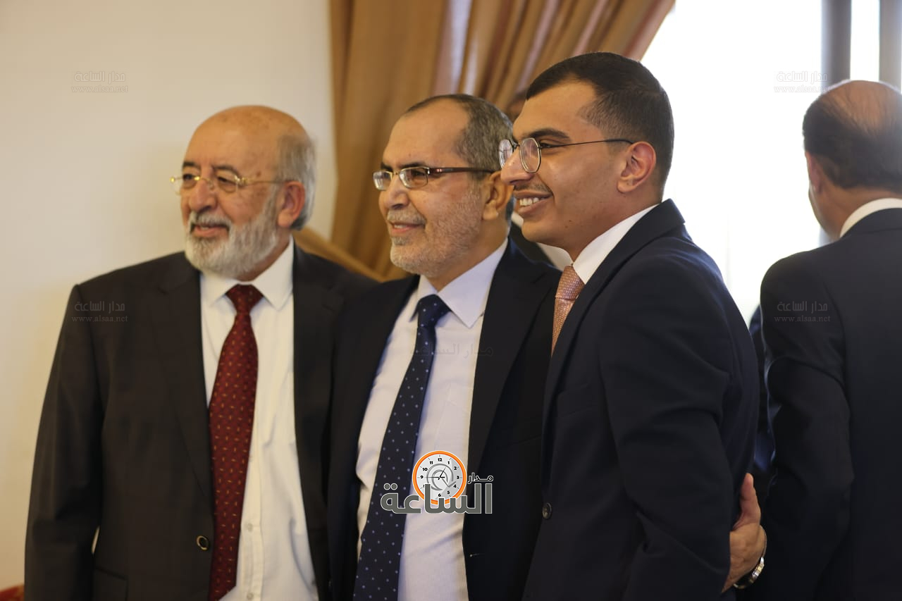 Madar Al-Saa Images 0.574275940255581