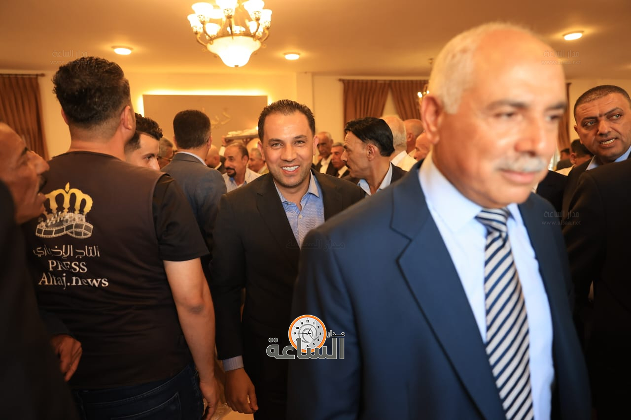 Madar Al-Saa Images 0.4392405358374215