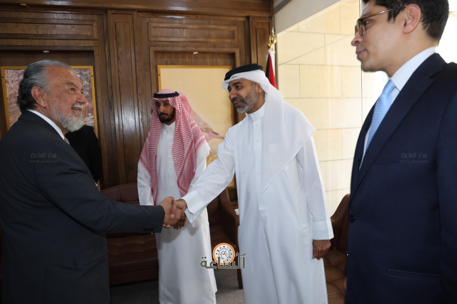 Madar Al-Saa Images 0.6200230074792429