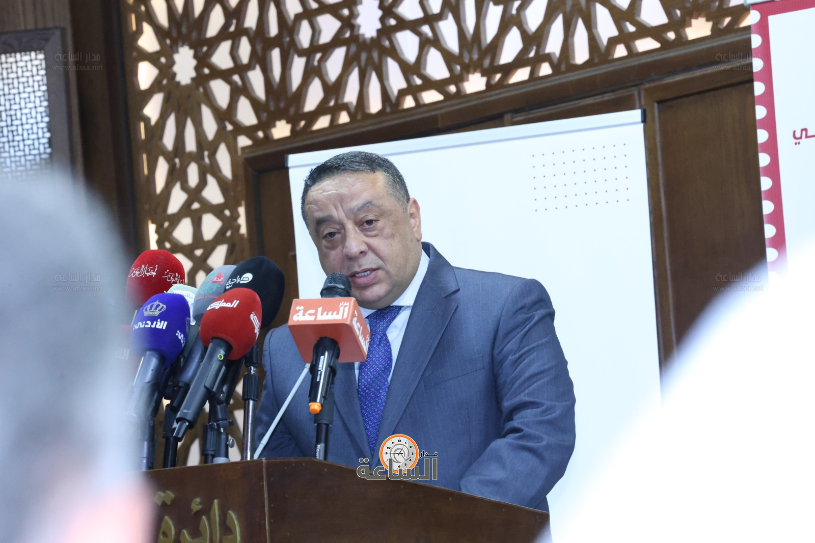 Madar Al-Saa Images 0.14350737506839373