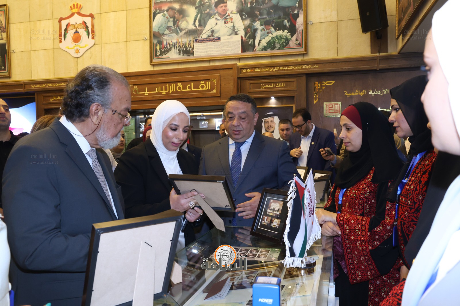 Madar Al-Saa Images 0.38166476473272315