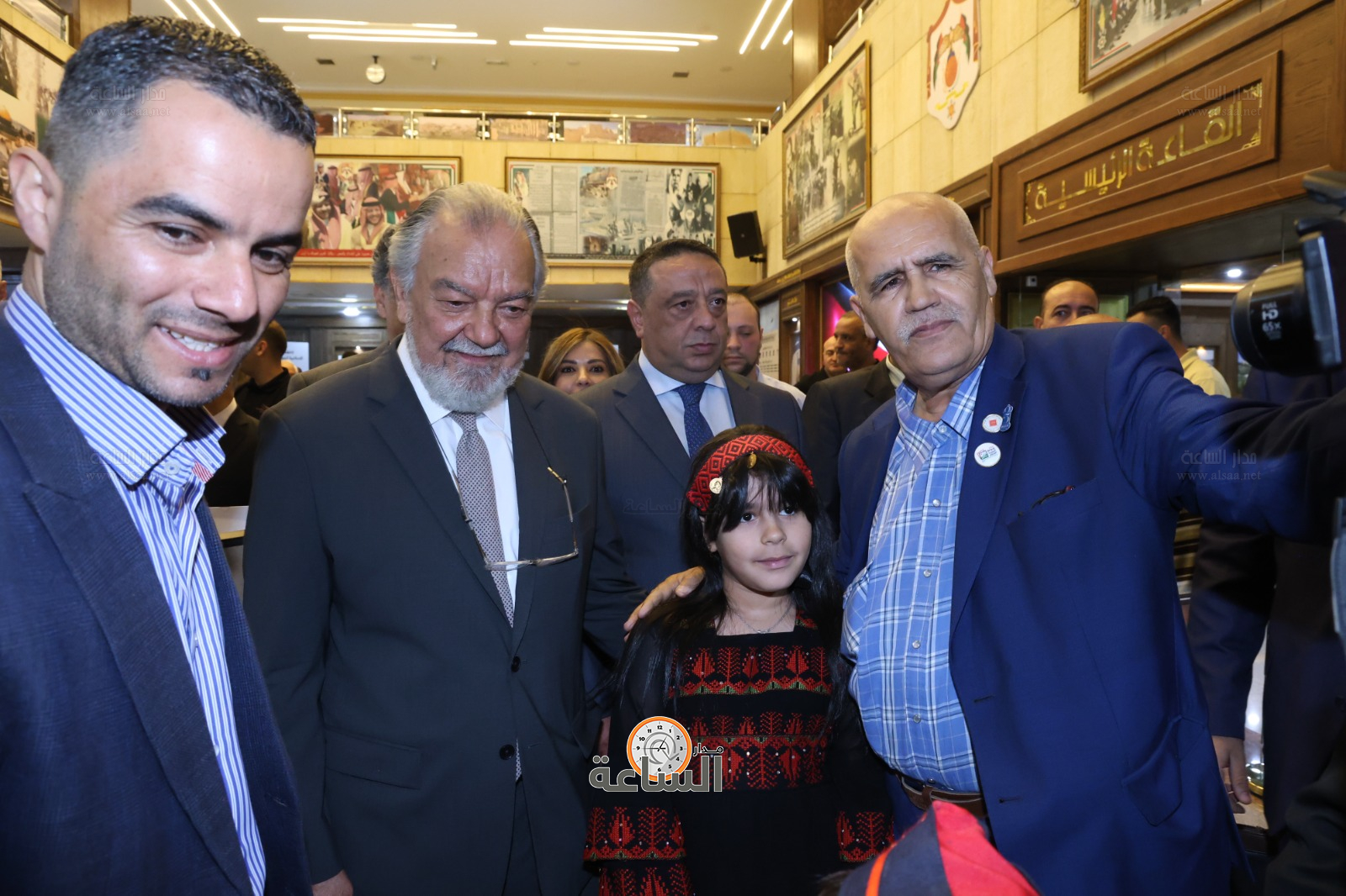 Madar Al-Saa Images 0.6140288644493567