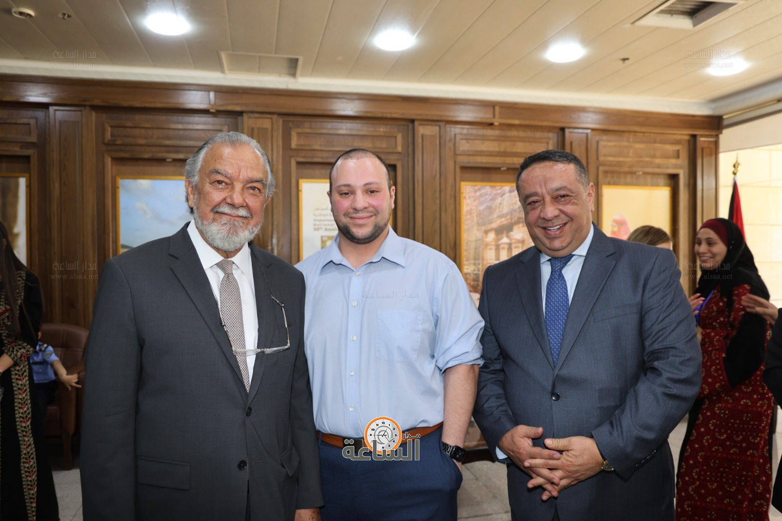 Madar Al-Saa Images 0.6716654748517212