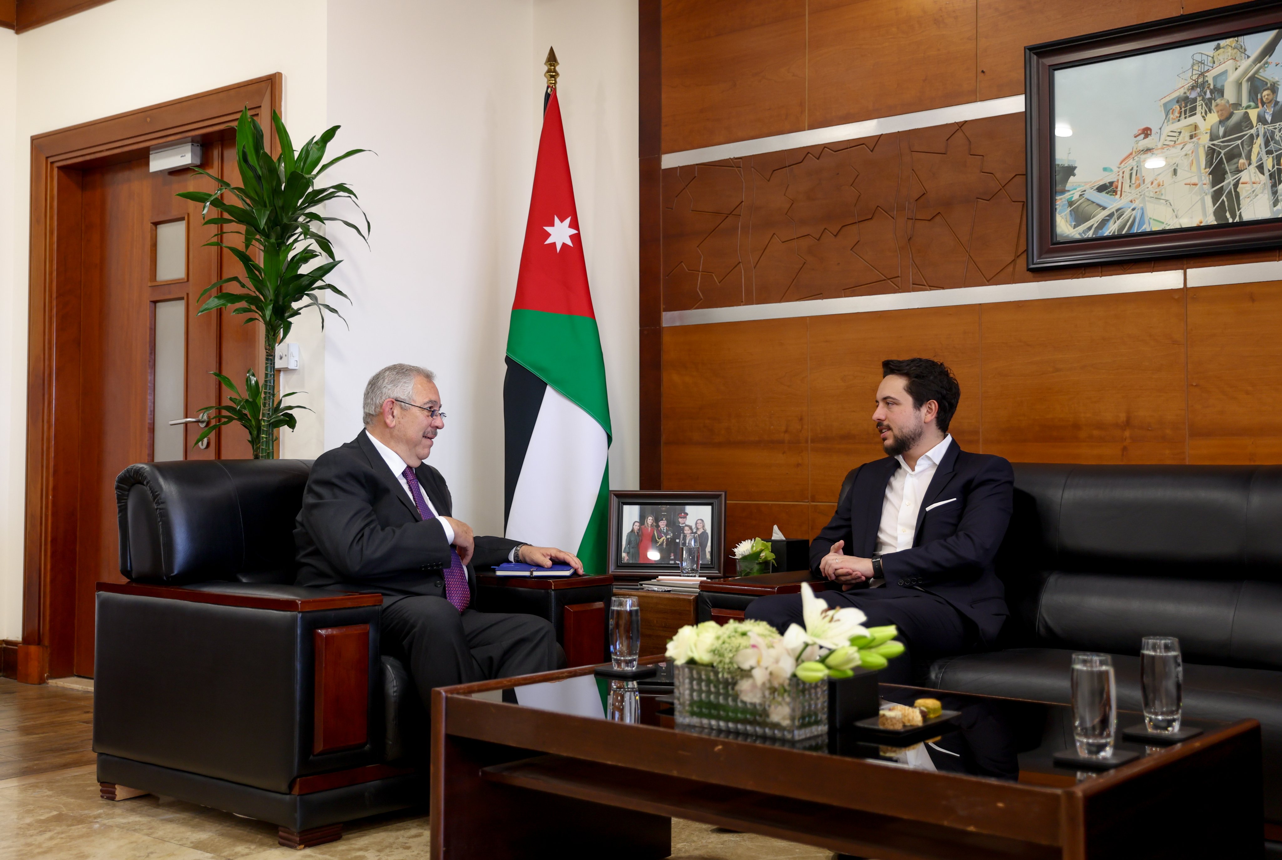 Madar Al-Saa Images 0.3344664160655074