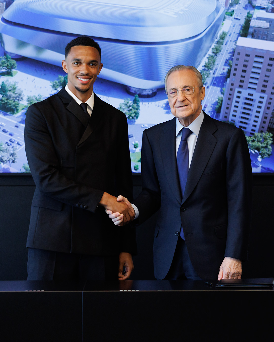 Madar Al-Saa Images 0.10816343331267131