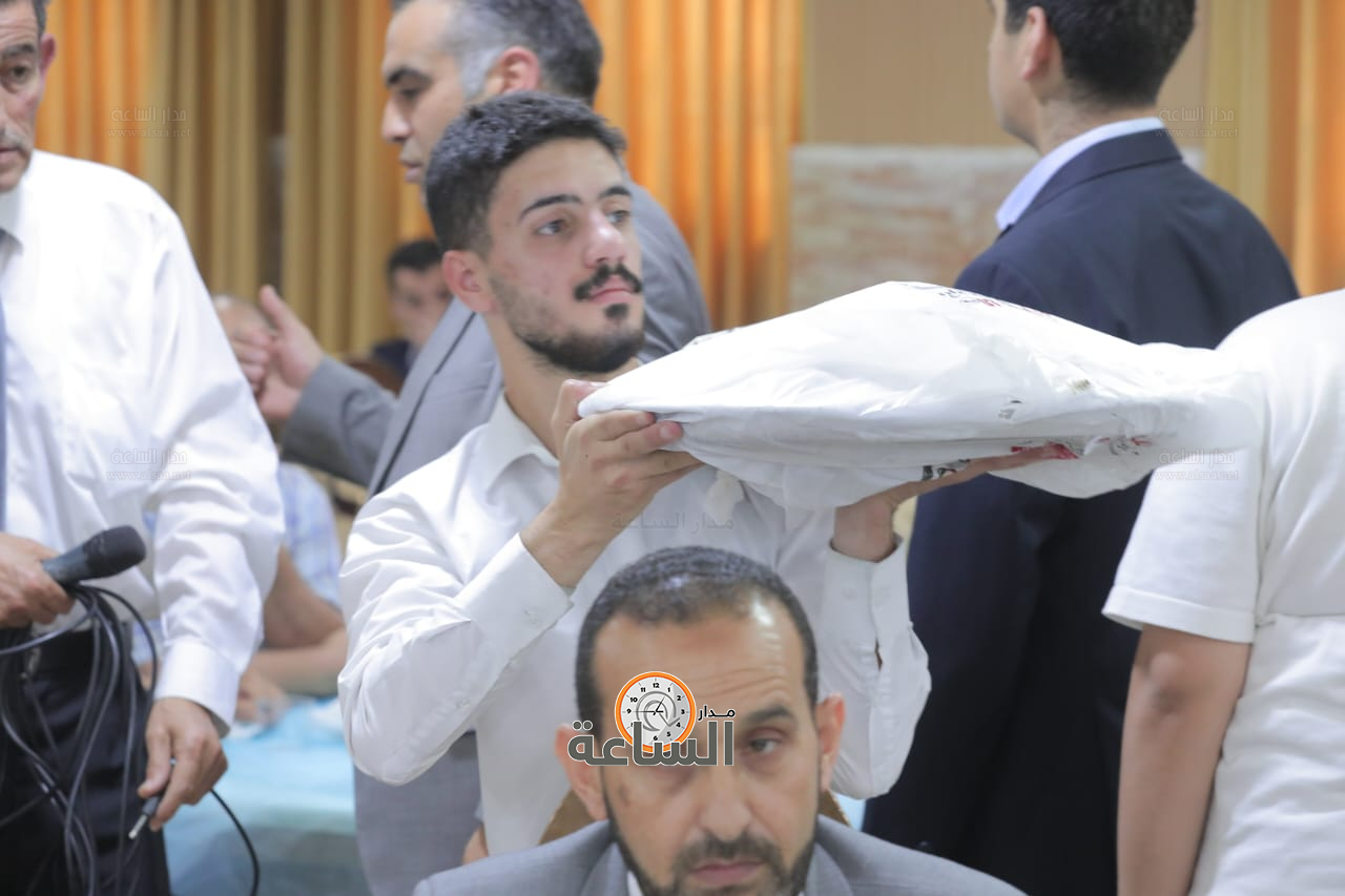 Madar Al-Saa Images 0.826607476943225