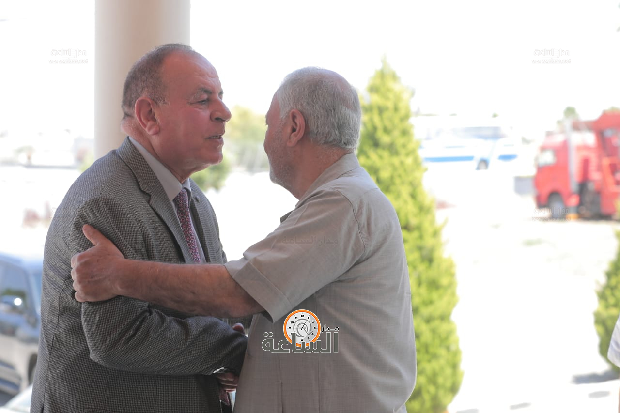 Madar Al-Saa Images 0.8426130351548985