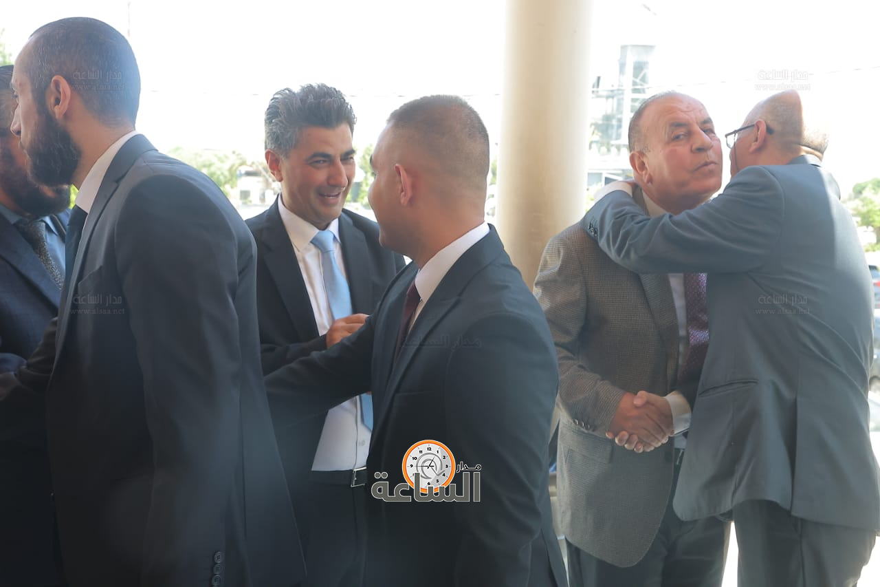 Madar Al-Saa Images 0.16268507094309181