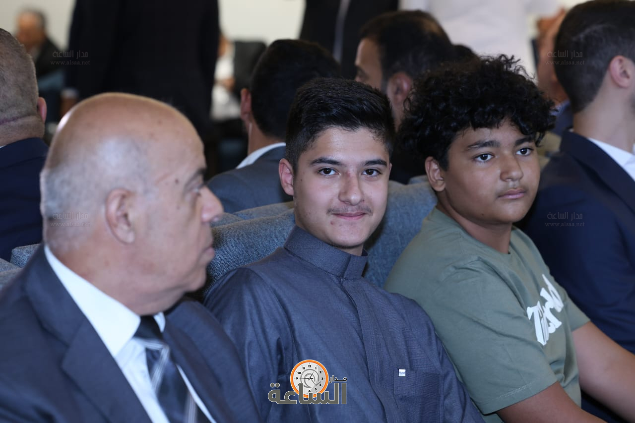 Madar Al-Saa Images 0.7813478342054962